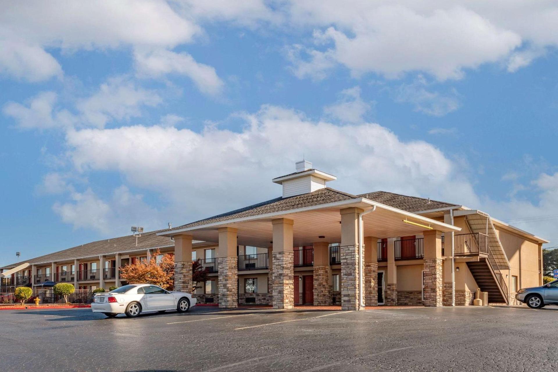 Quality Inn Russellville I-40 photo 2