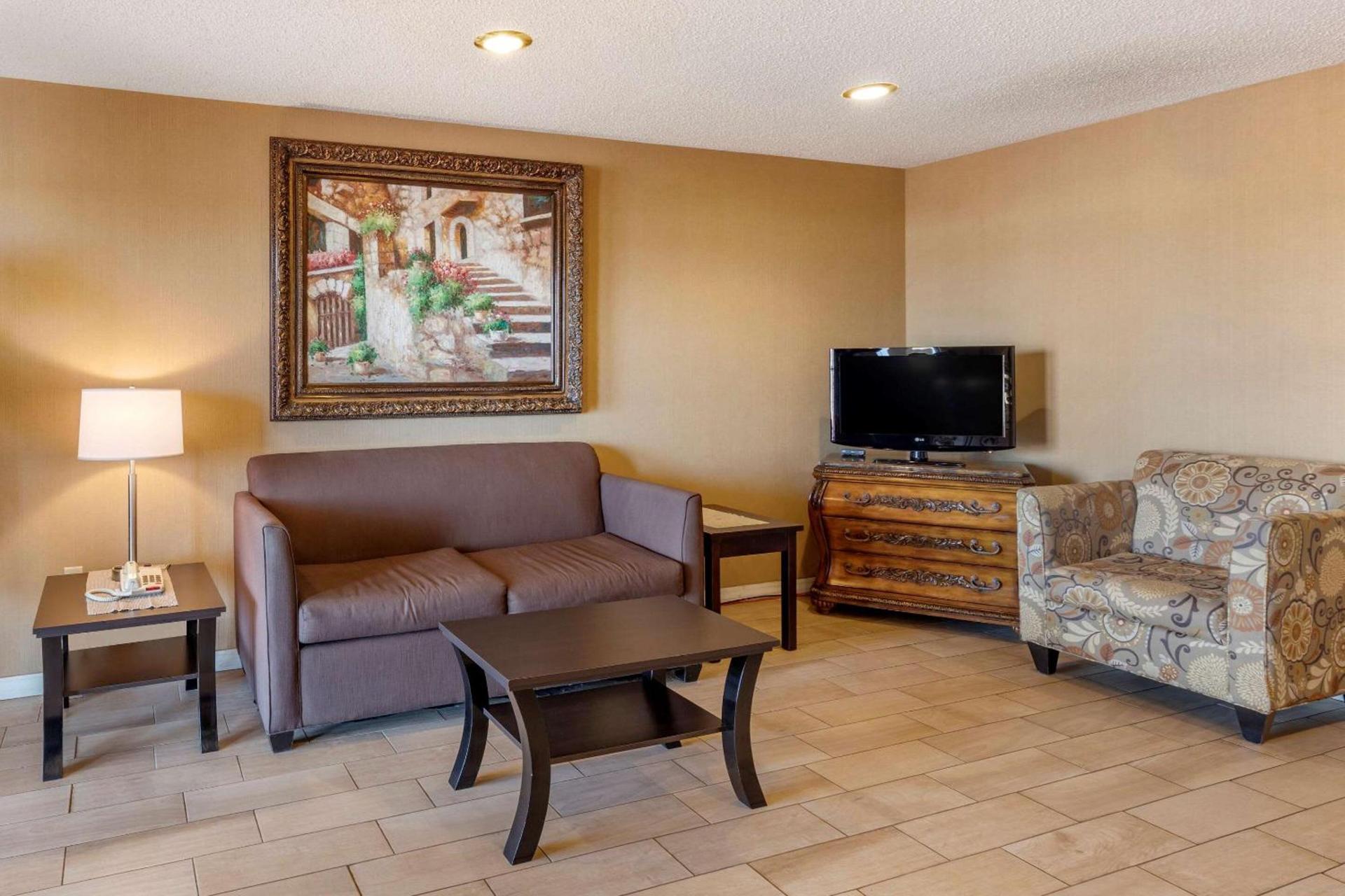 Quality Inn Russellville I-40 photo 4