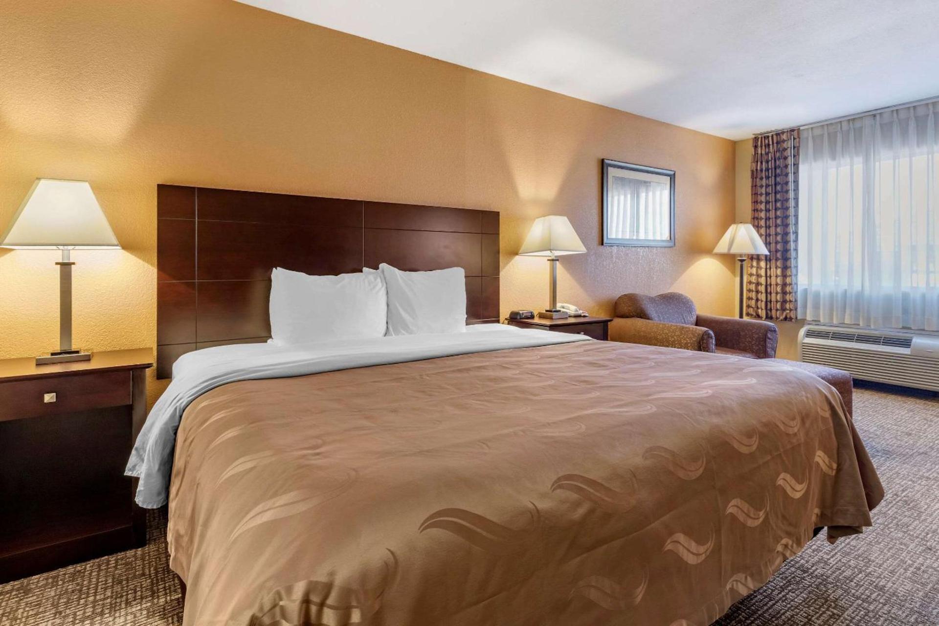 Quality Inn Russellville I-40 photo 14