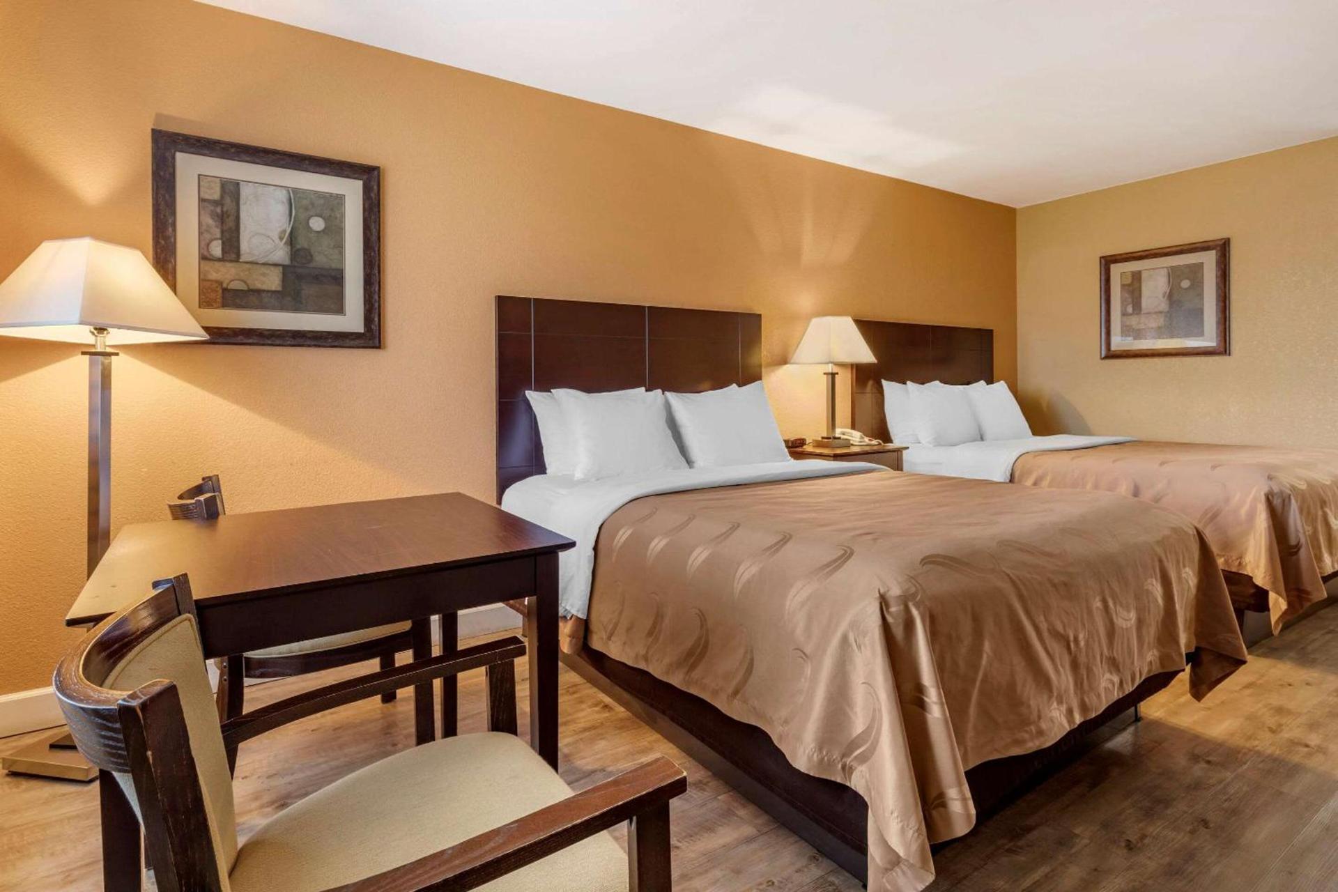 Quality Inn Russellville I-40 photo 16