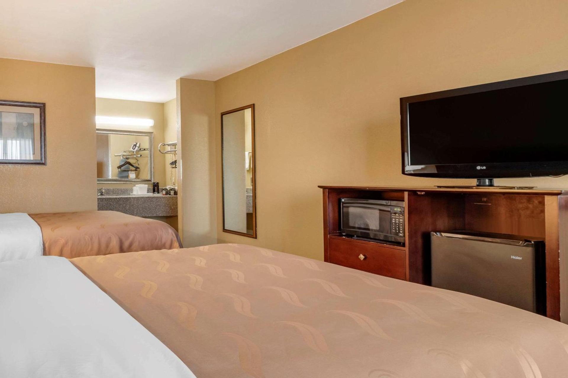 Quality Inn Russellville I-40 photo 17