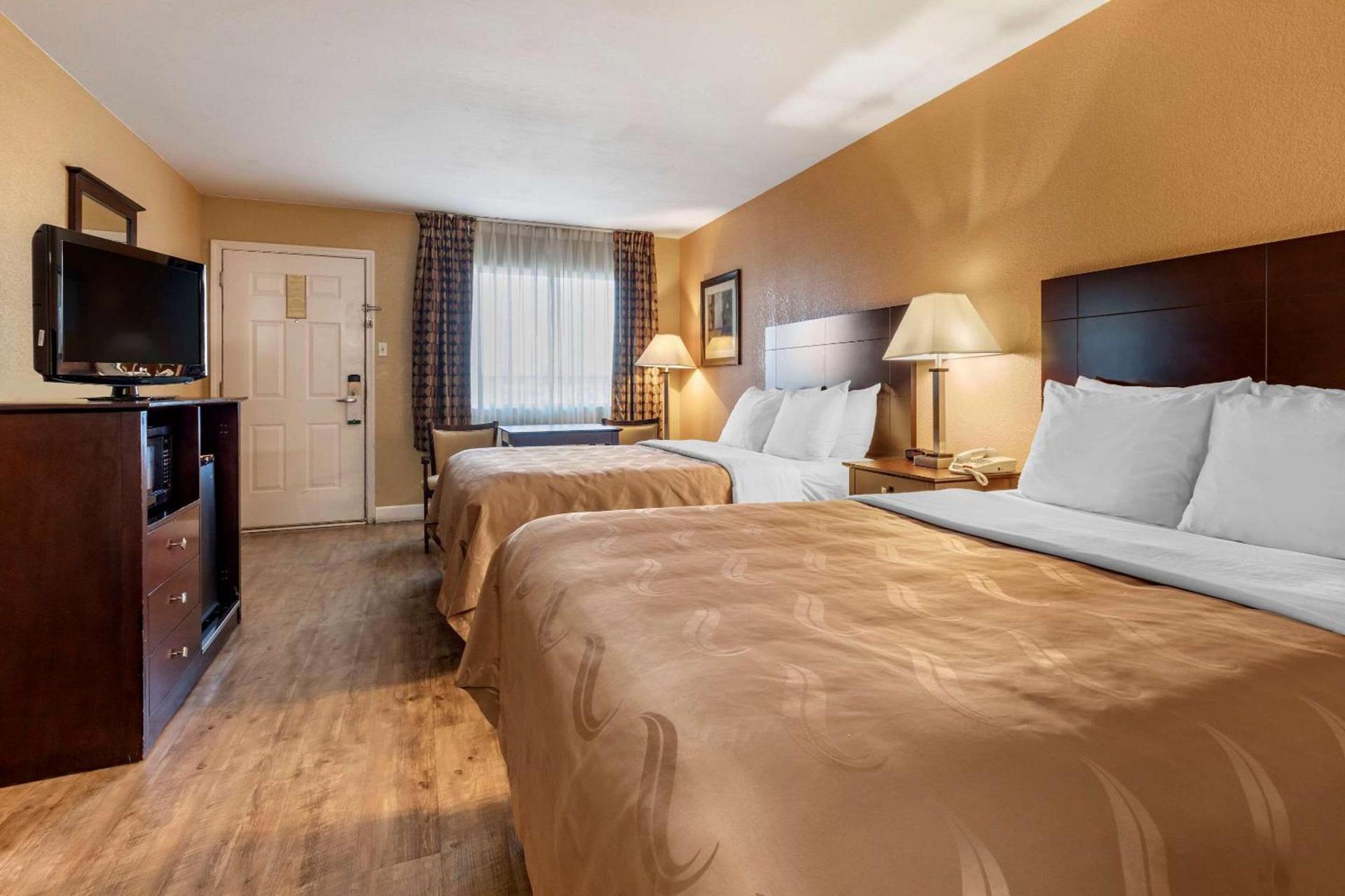 Quality Inn Russellville I-40 photo 18