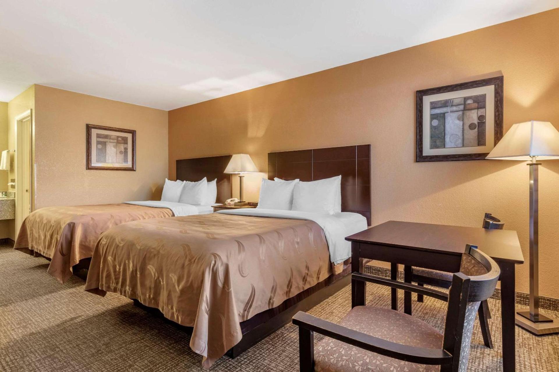 Quality Inn Russellville I-40 photo 20