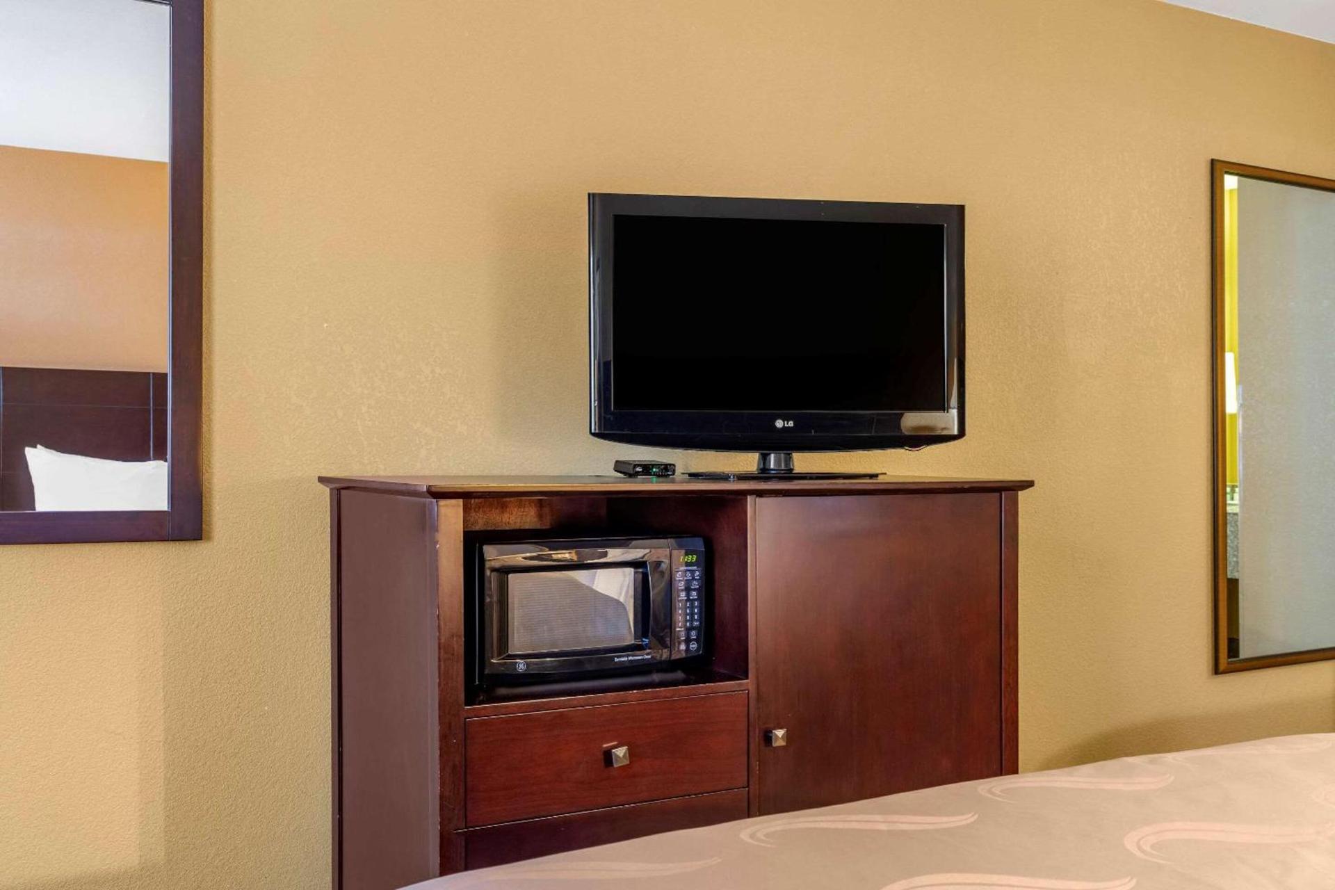 Quality Inn Russellville I-40 photo 22