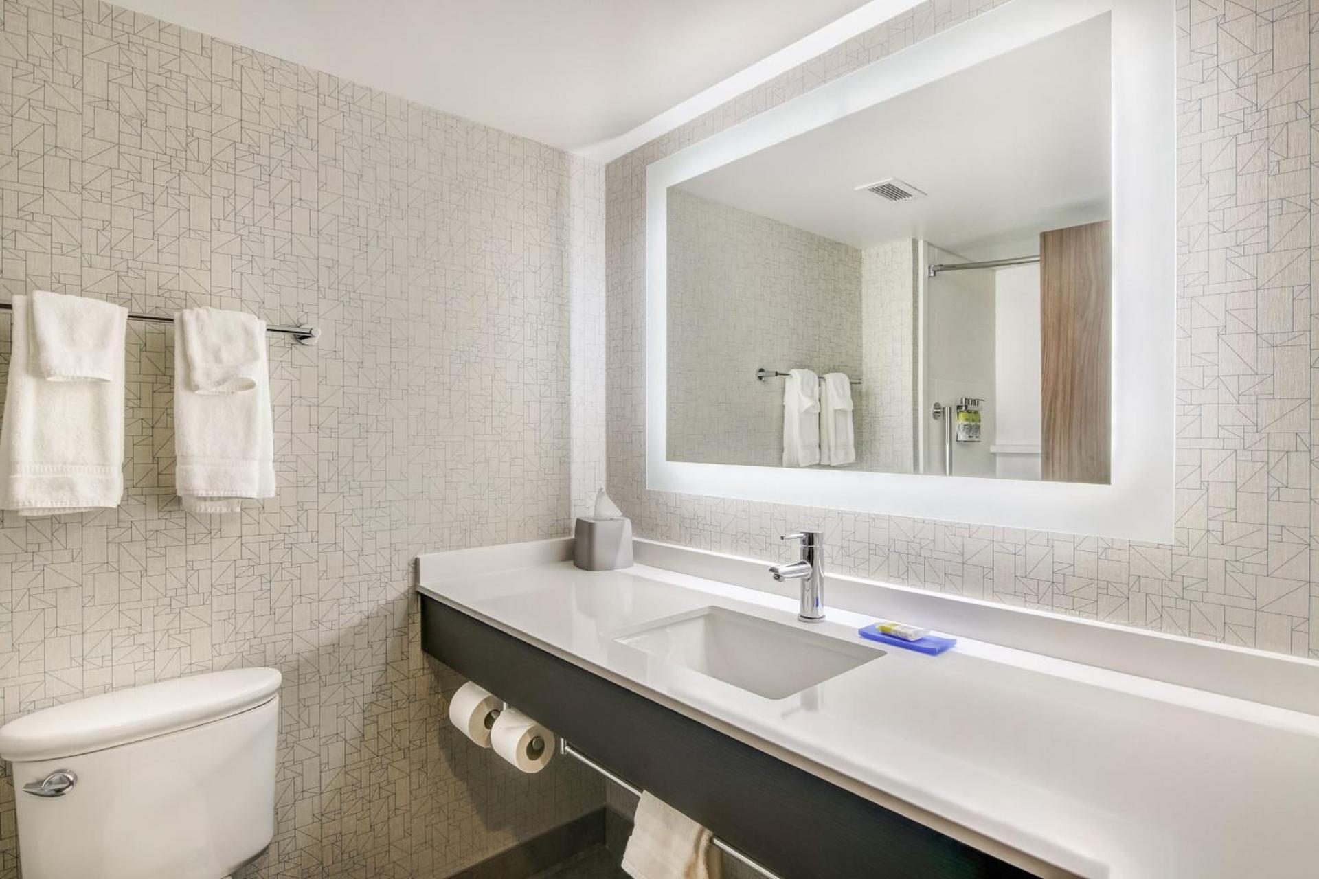 Holiday Inn Express & Suites Longview North by IHG photo 90