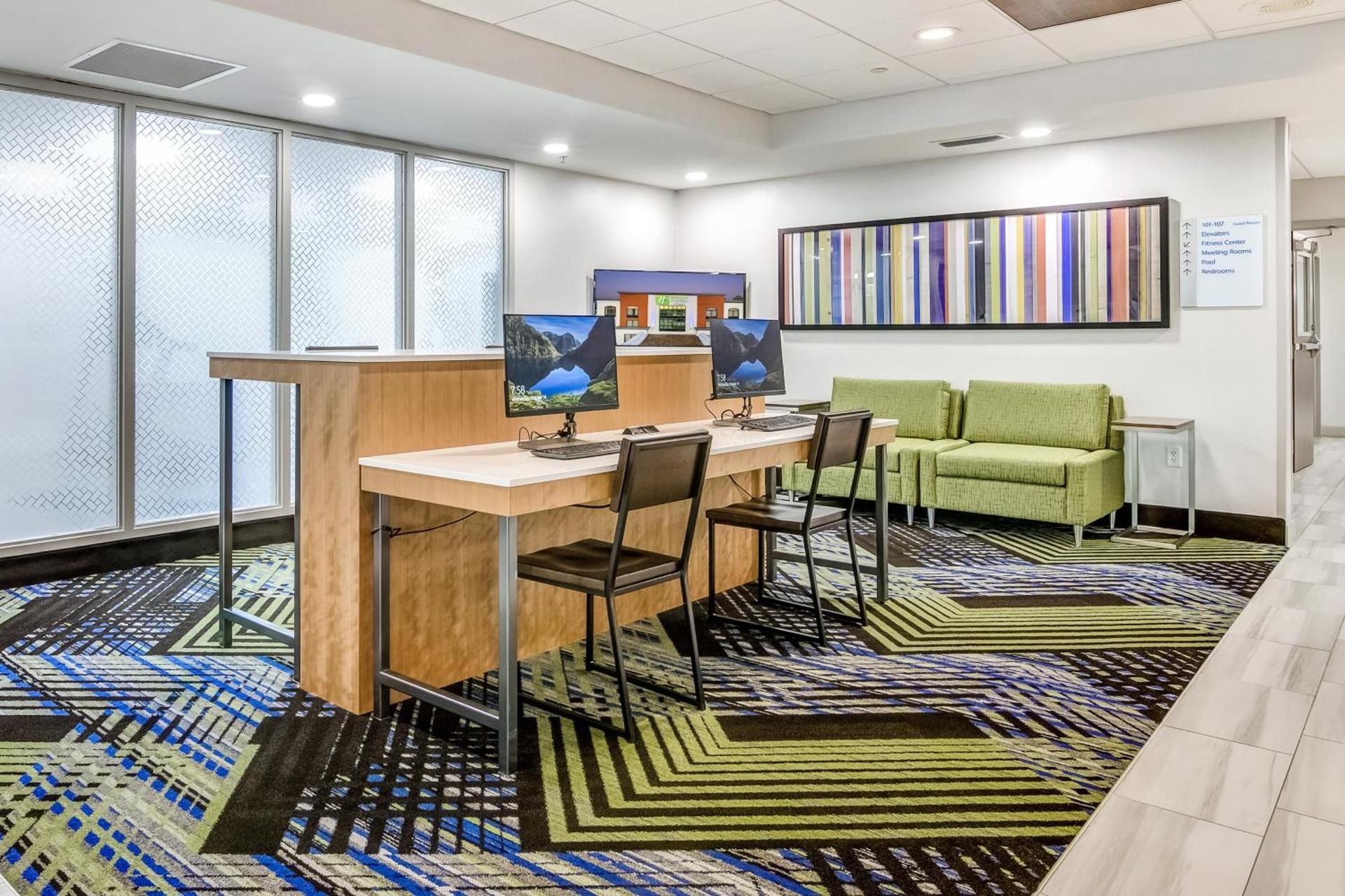 Holiday Inn Express & Suites Longview North by IHG photo 67