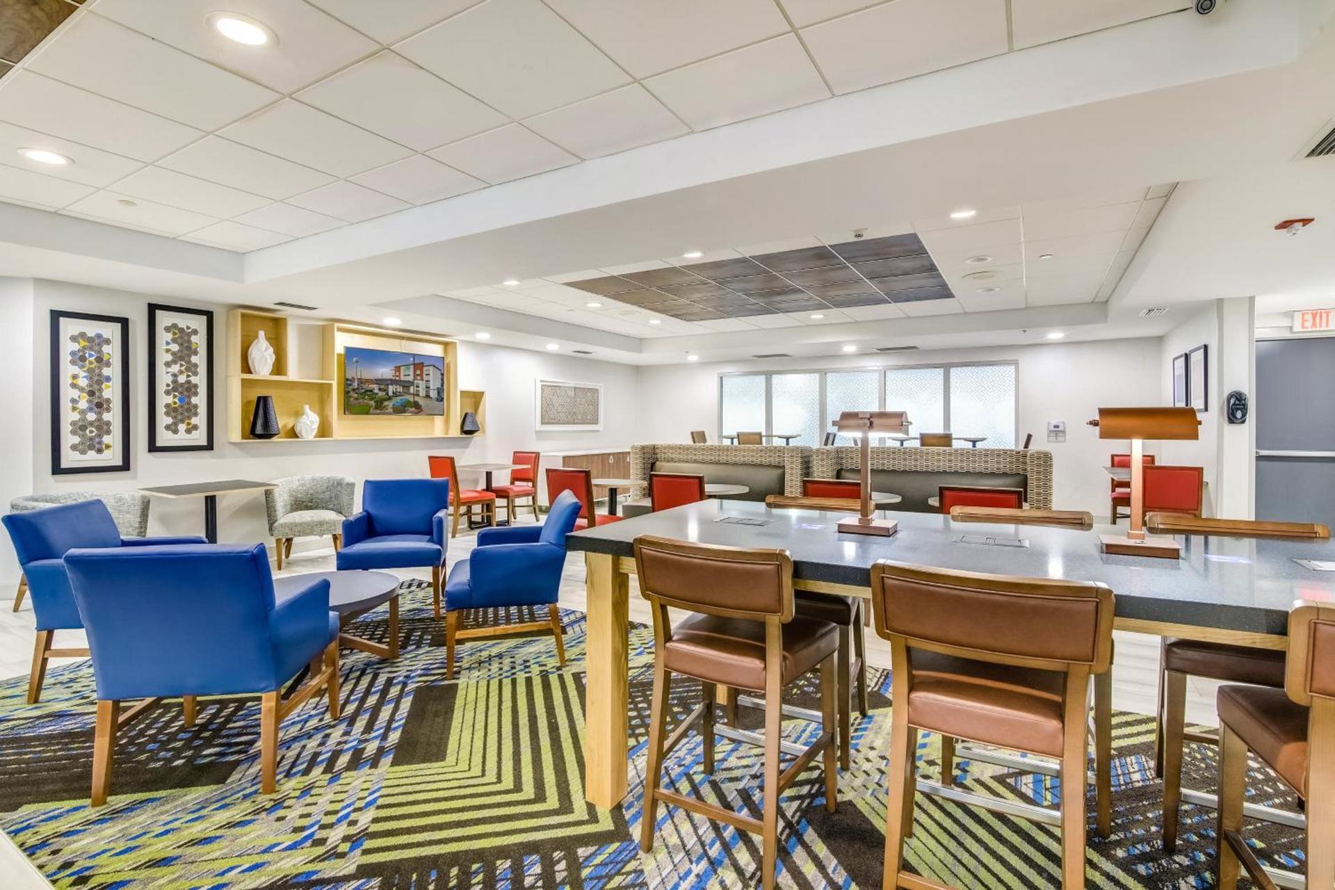 Holiday Inn Express & Suites Longview North by IHG photo 68