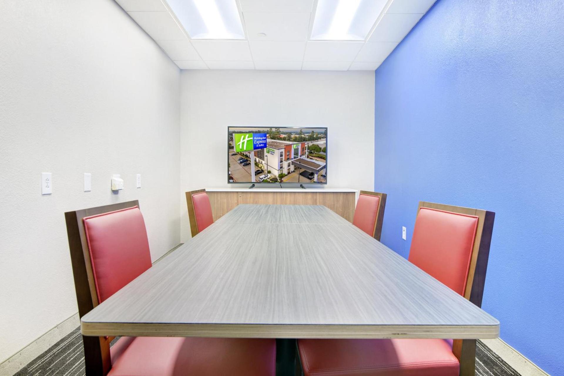 Holiday Inn Express & Suites Longview North by IHG photo 80