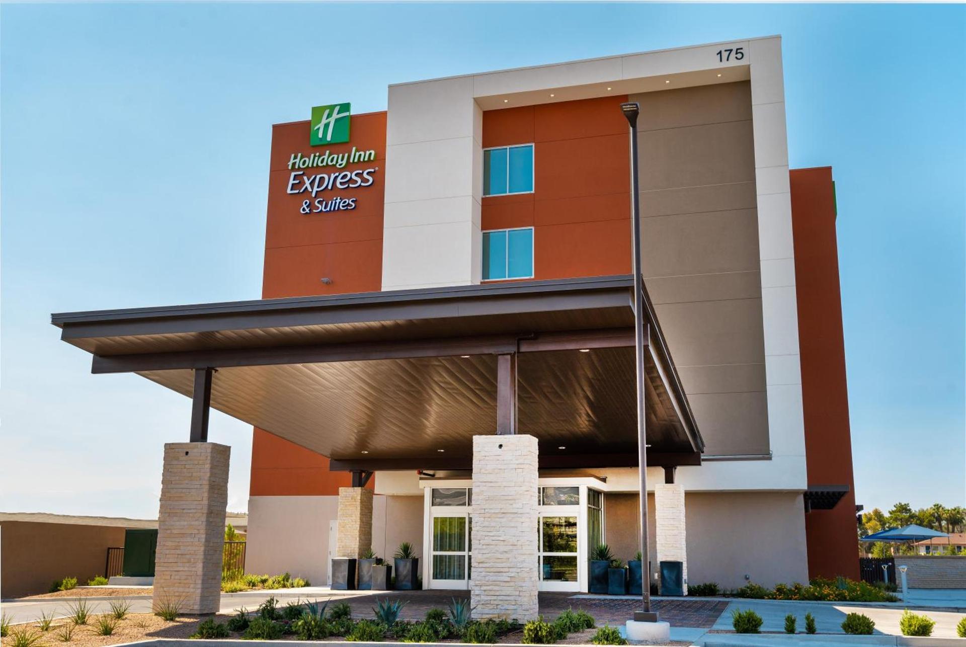 Holiday Inn Express & Suites - Las Vegas - E Tropicana by IHG photo 15
