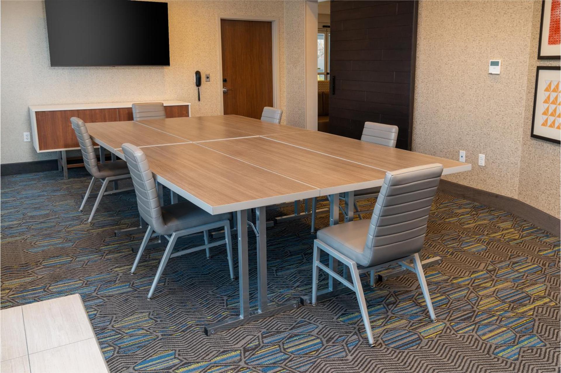 Holiday Inn Express & Suites - Las Vegas - E Tropicana by IHG photo 38