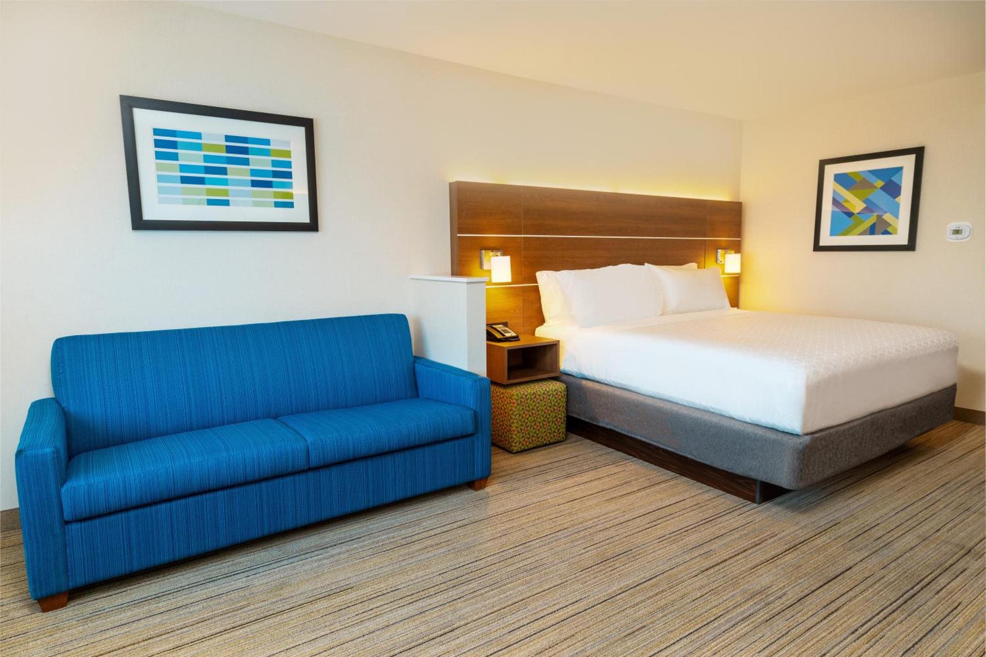 Holiday Inn Express & Suites - Las Vegas - E Tropicana by IHG photo 29