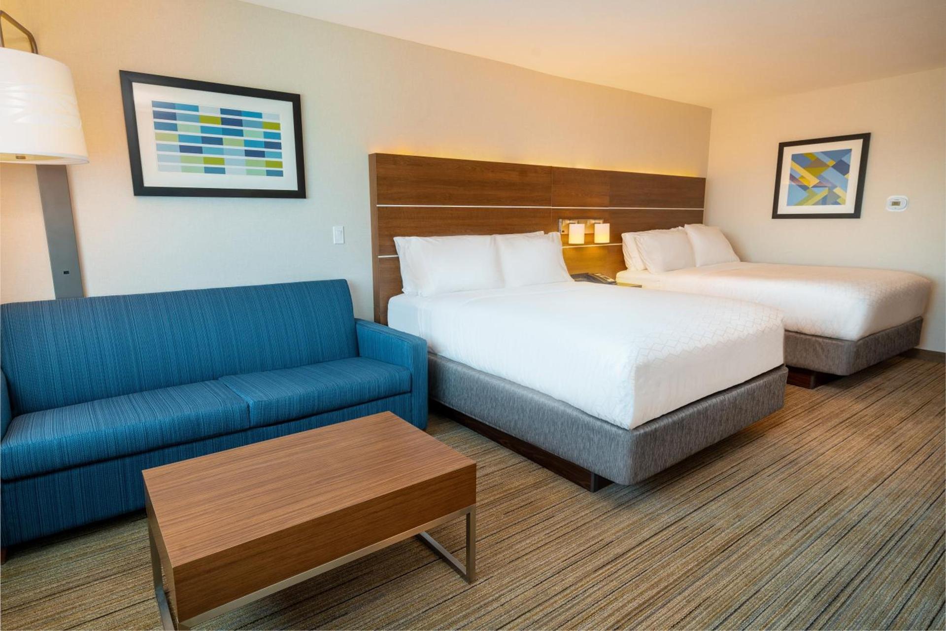 Holiday Inn Express & Suites - Las Vegas - E Tropicana by IHG photo 31