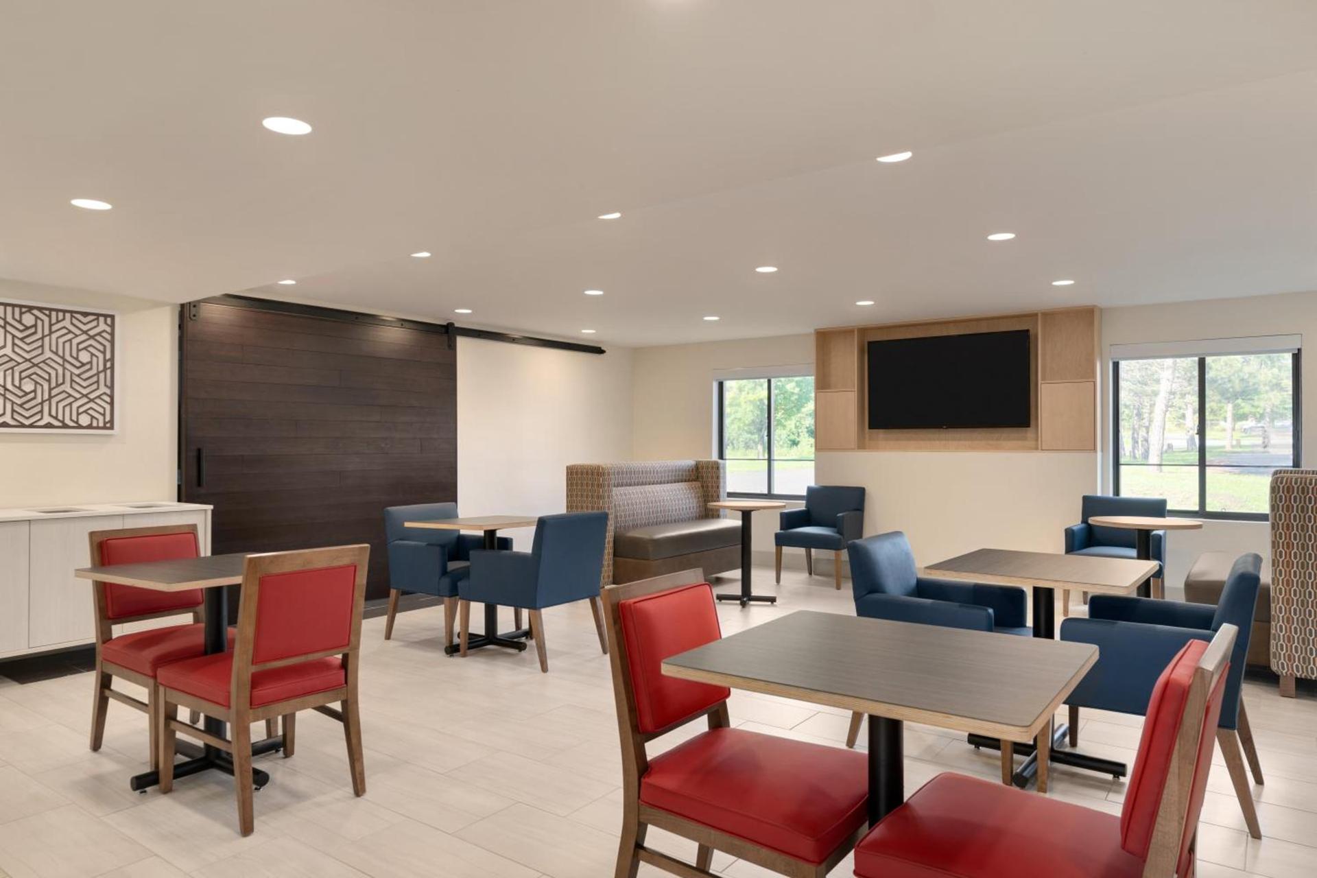Holiday Inn Express Plattsburgh by IHG photo 55