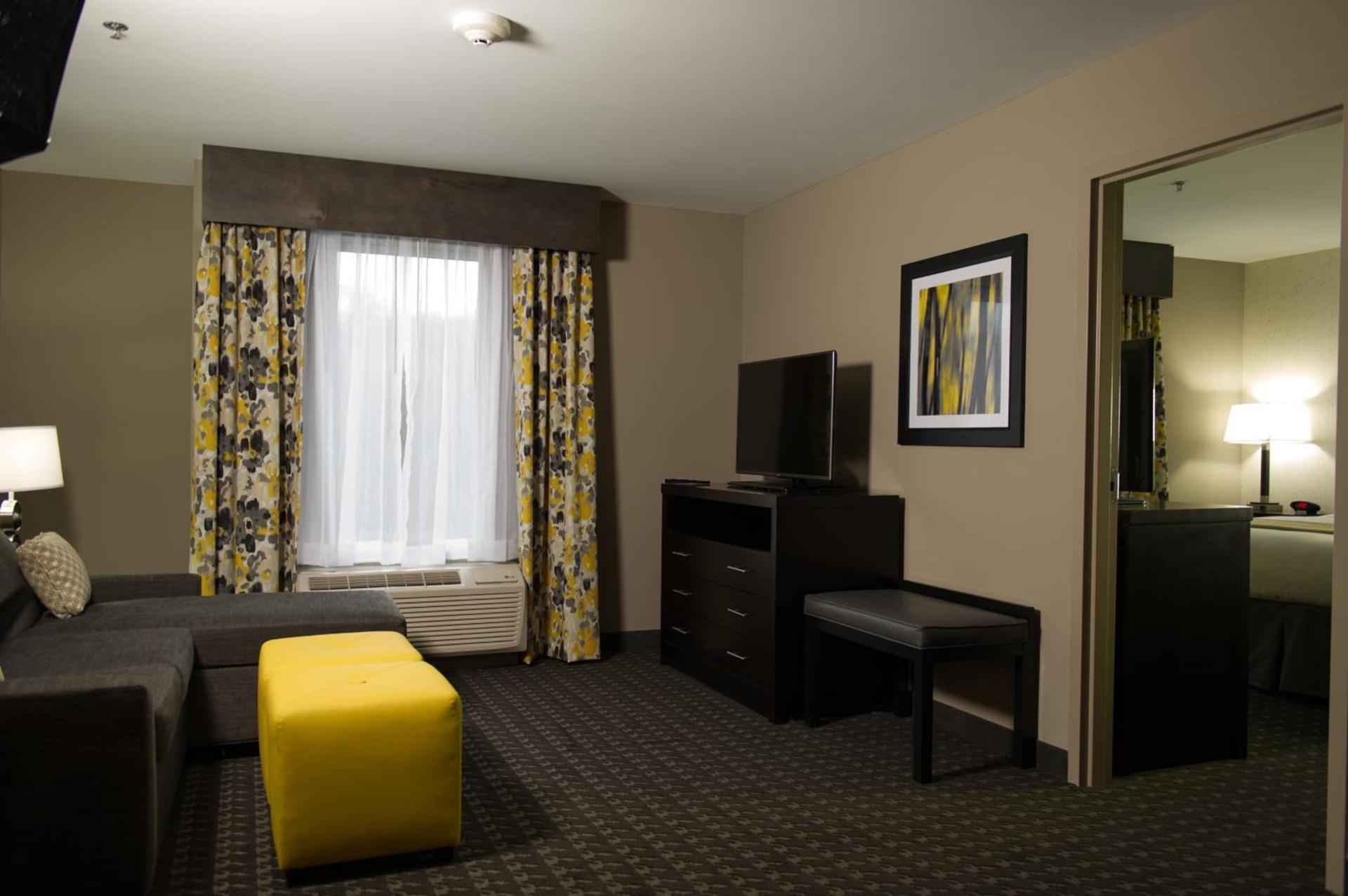 Holiday Inn Express and Suites Madison Central by IHG photo 30