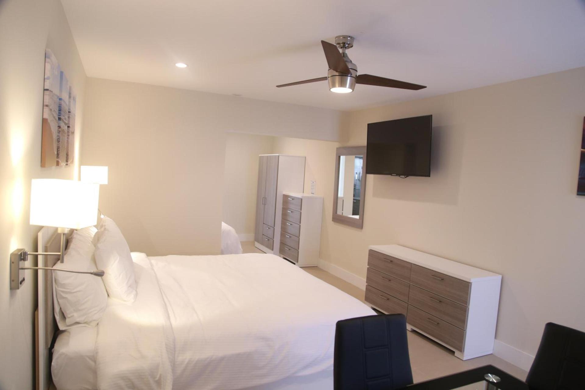 Diane Oceanfront Suites photo 16