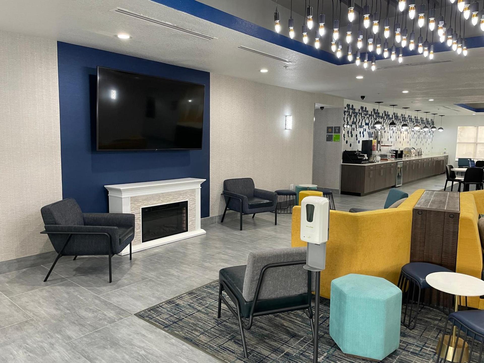 La Quinta by Wyndham Tampa Central photo 18