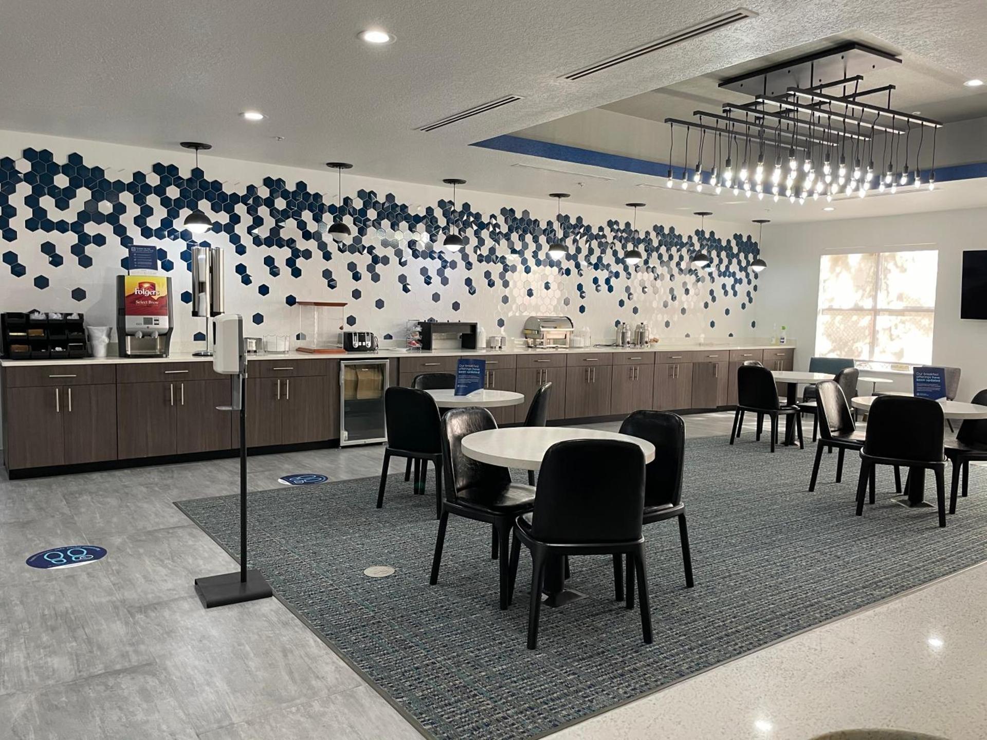 La Quinta by Wyndham Tampa Central photo 23