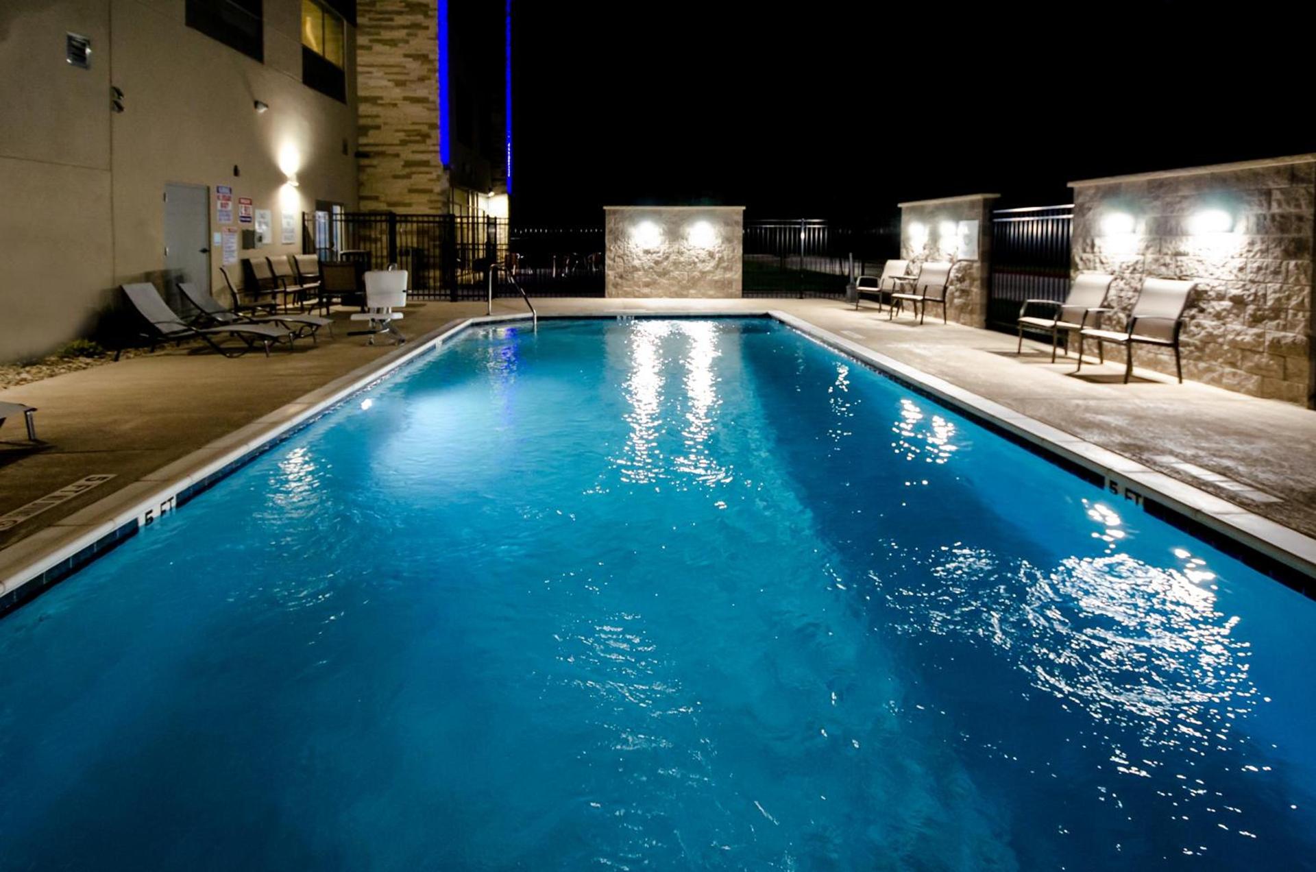 Holiday Inn Express & Suites Taylor by IHG photo 15