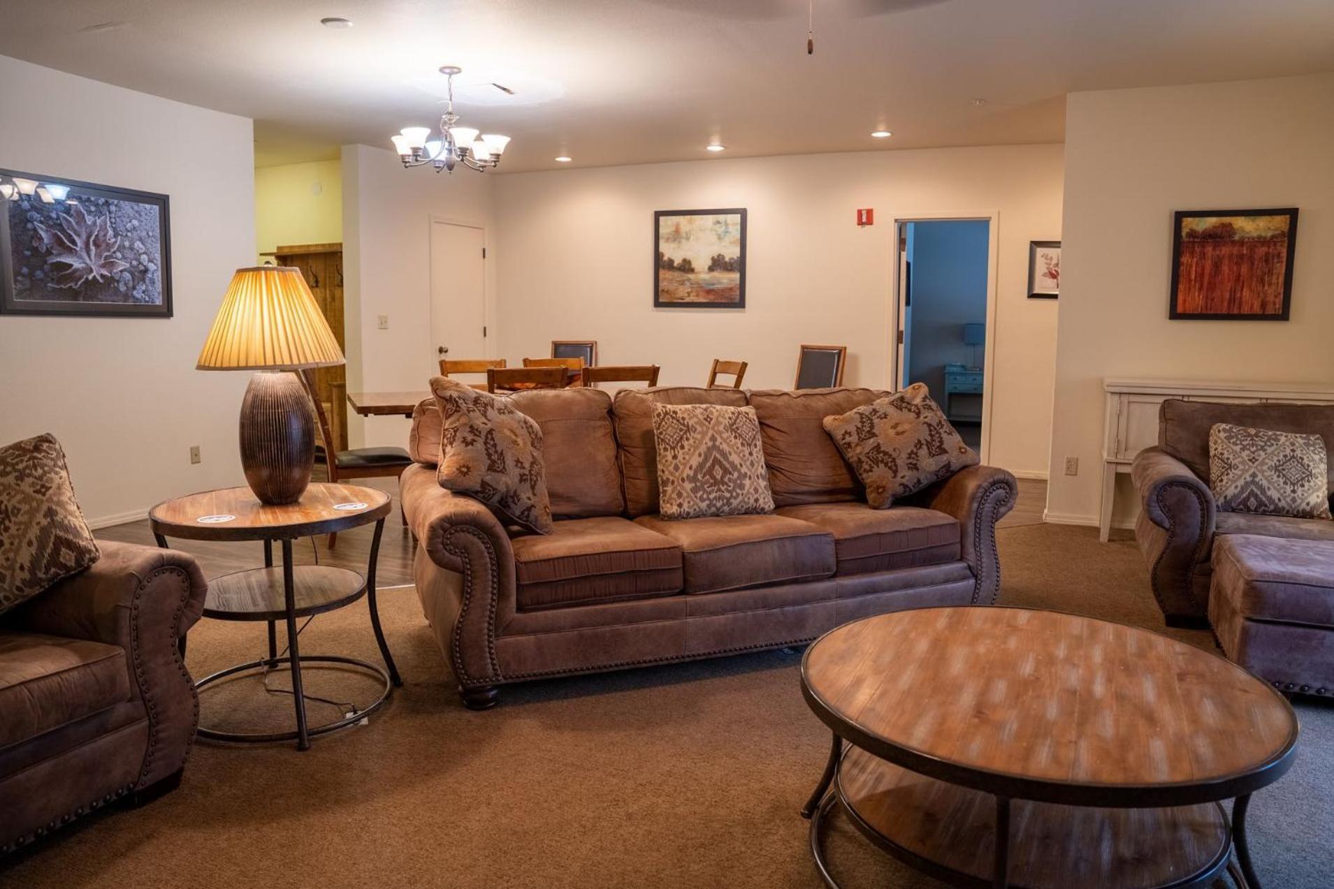 Blue Elk Inn photo 80