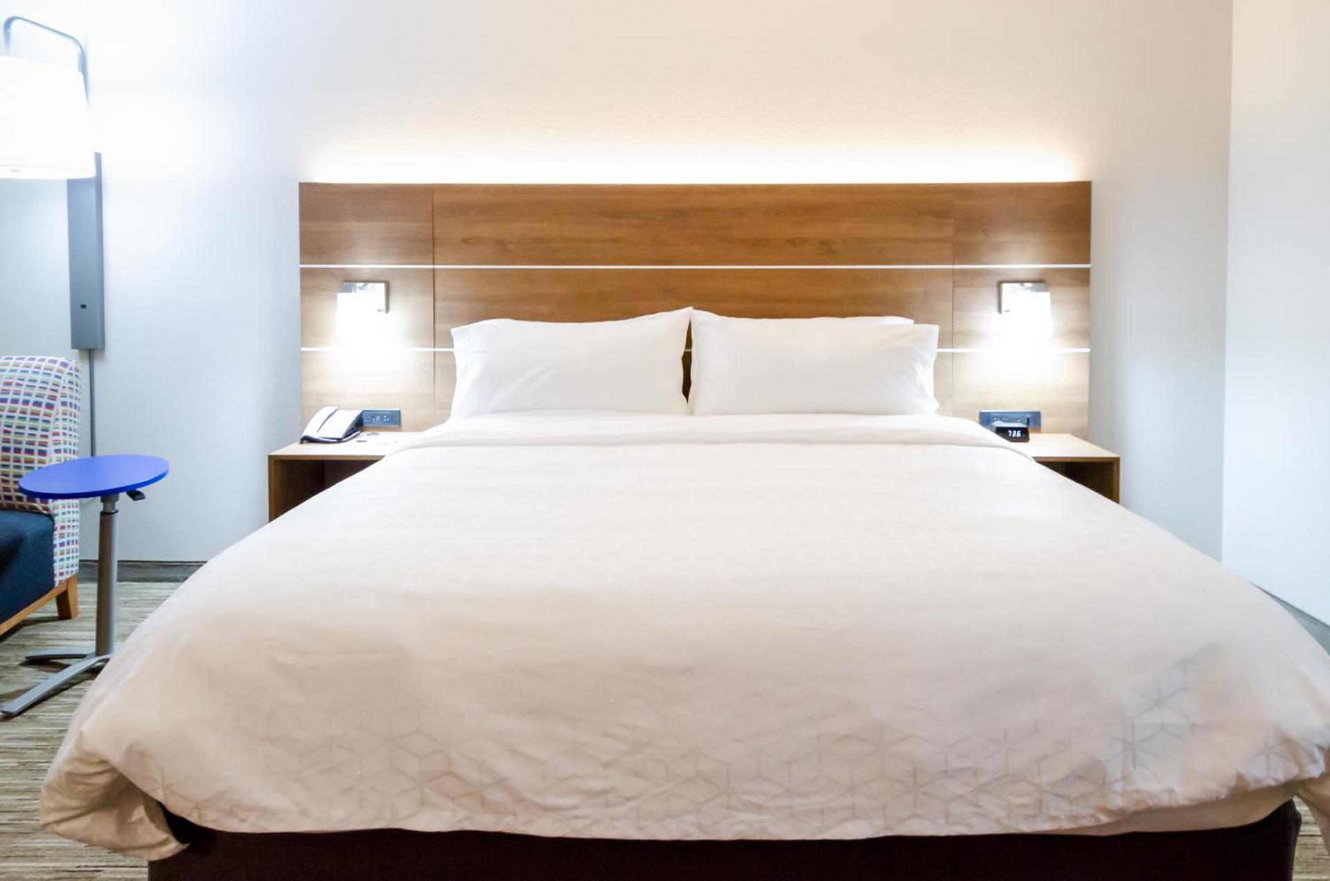Holiday Inn Express & Suites Taylor by IHG photo 7