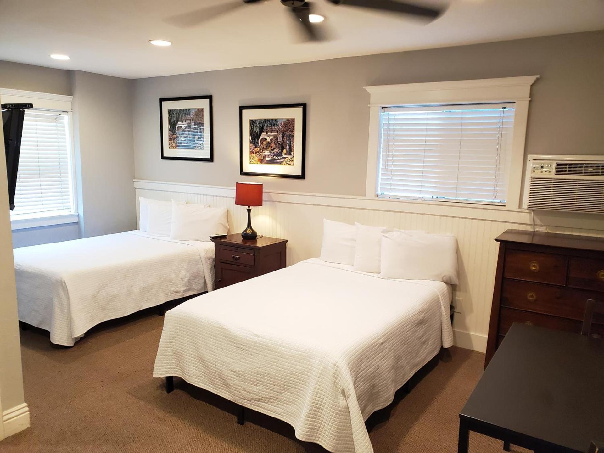 Coronado Island Inn photo 6