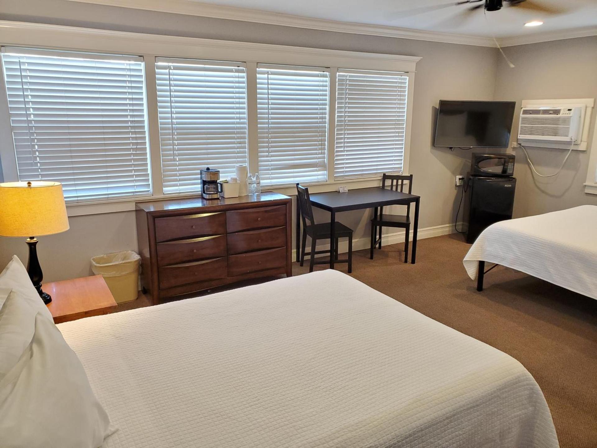 Coronado Island Inn photo 10