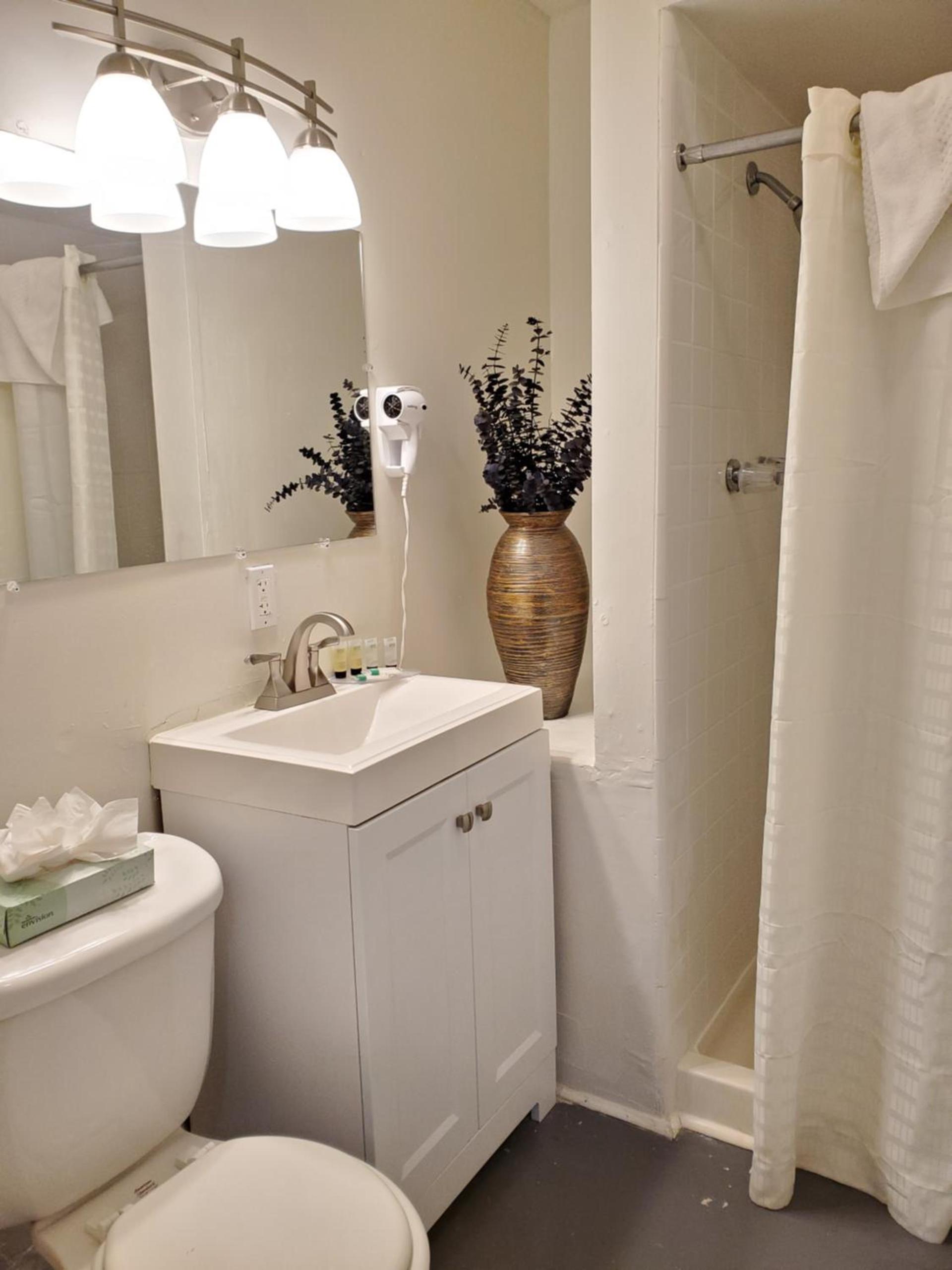 Coronado Island Inn photo 17