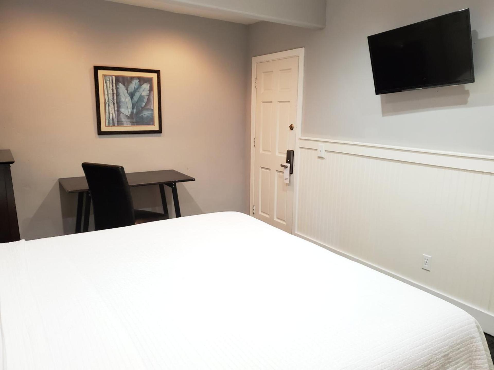Coronado Island Inn photo 11