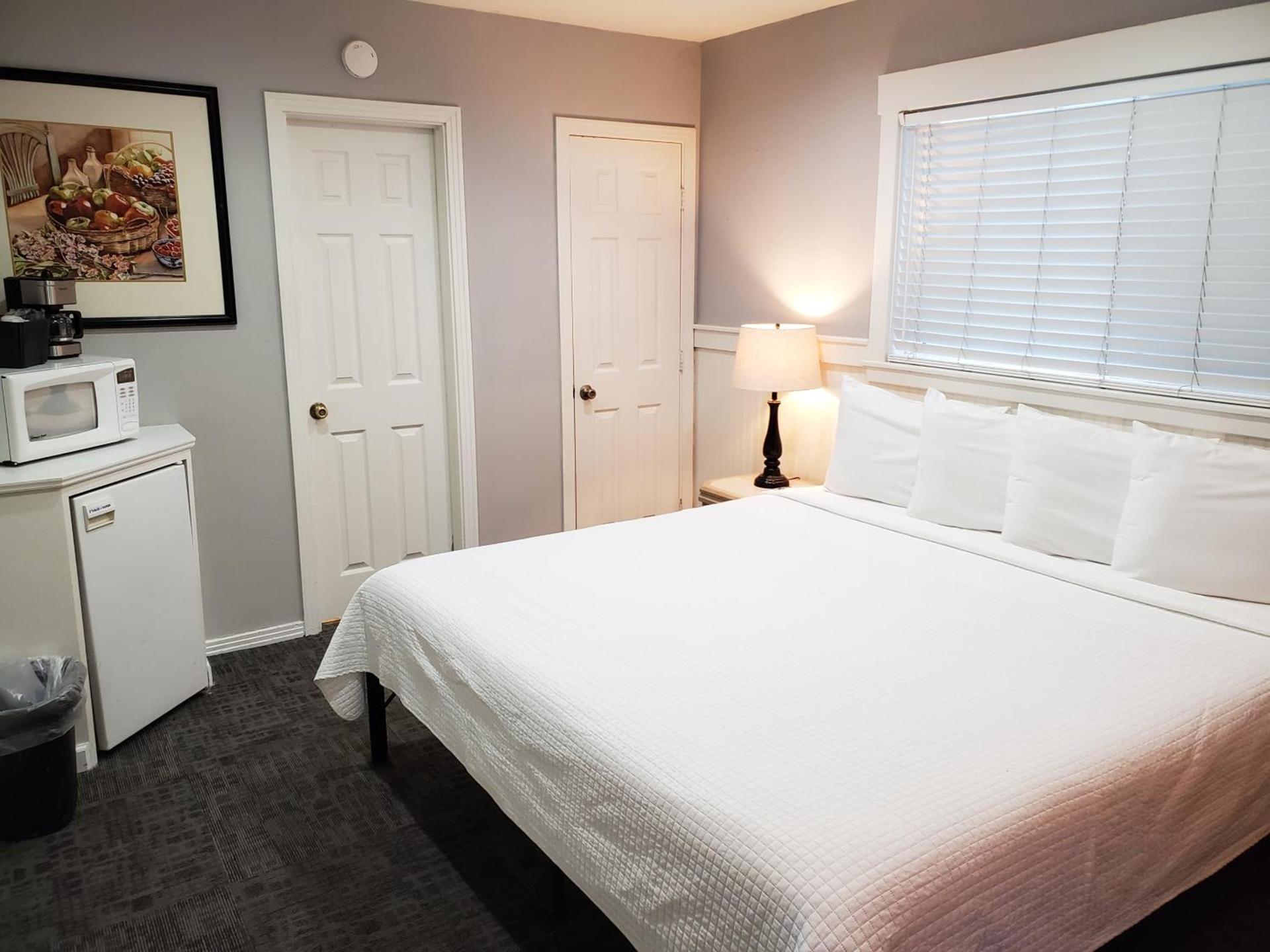Coronado Island Inn photo 9