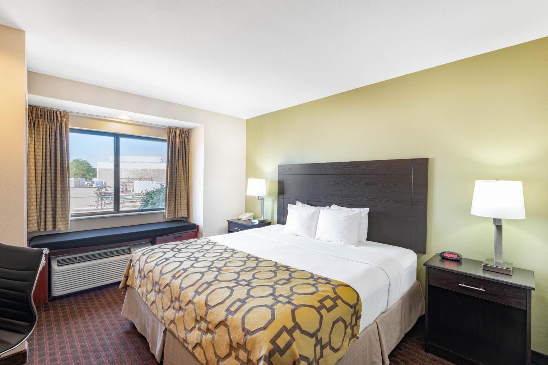 Baymont by Wyndham Farmington photo 36