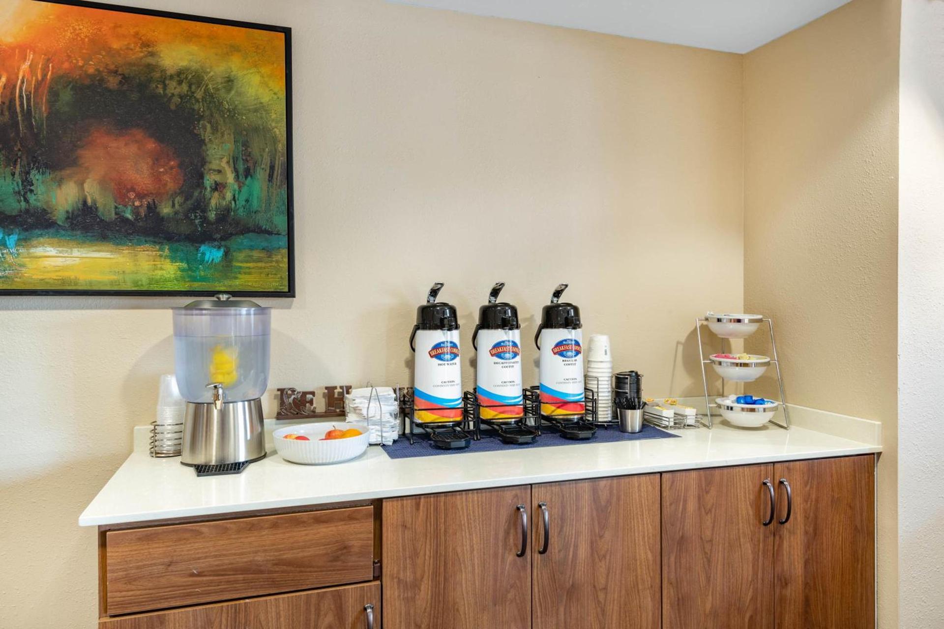 Baymont by Wyndham Farmington photo 29