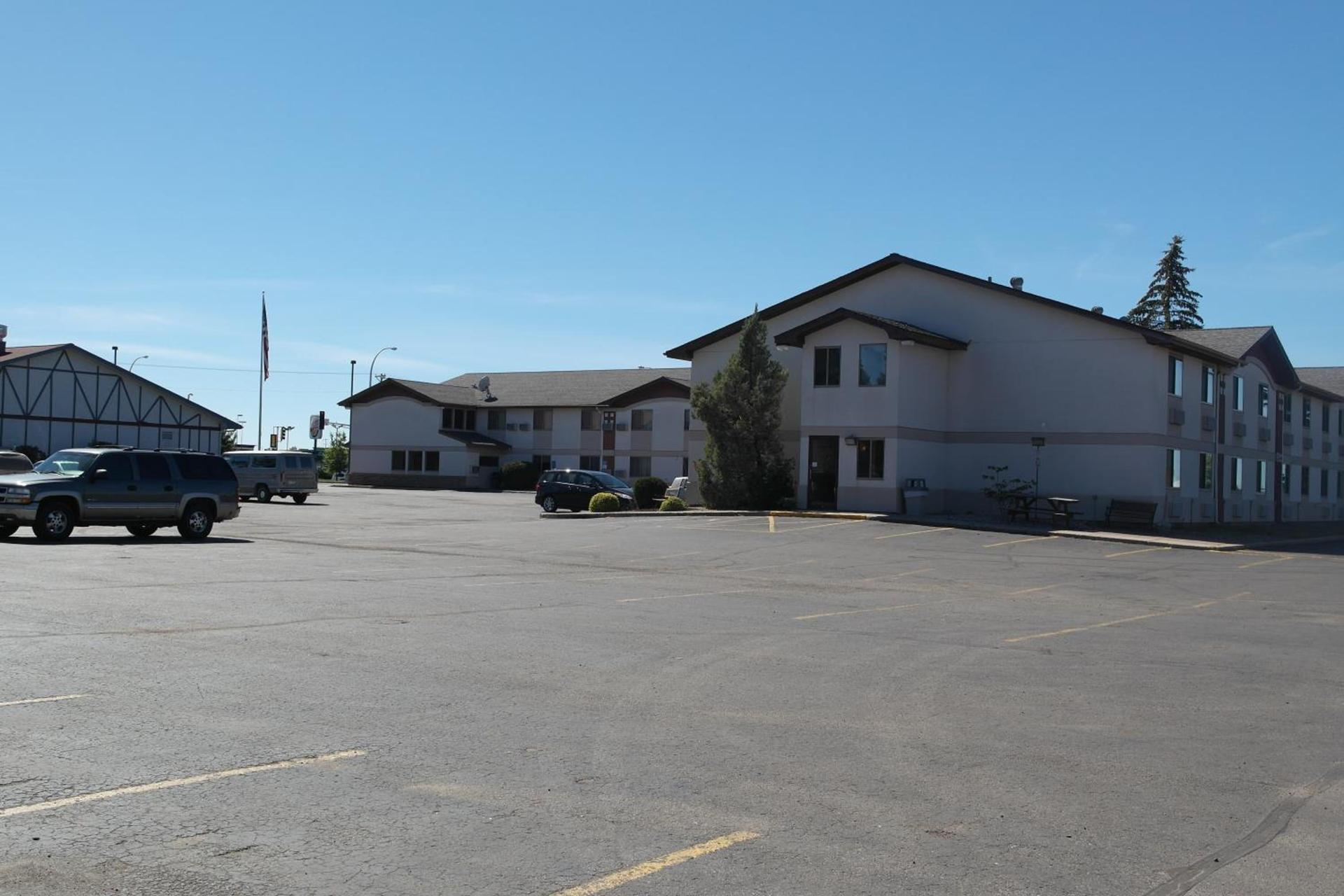 Super 8 by Wyndham Bemidji MN photo 17