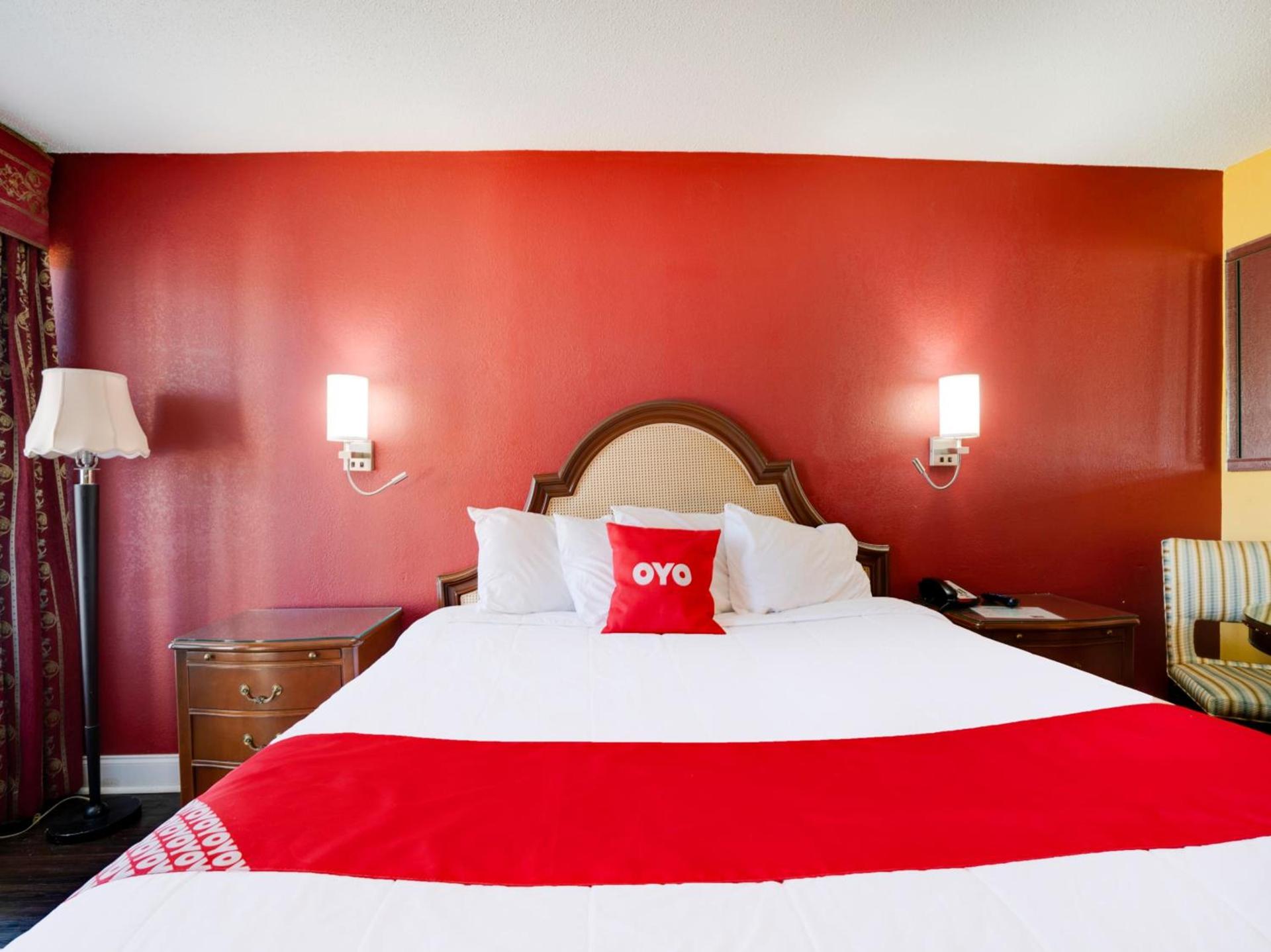 OYO Hotel Wade/Fayetteville I-95 South photo 11