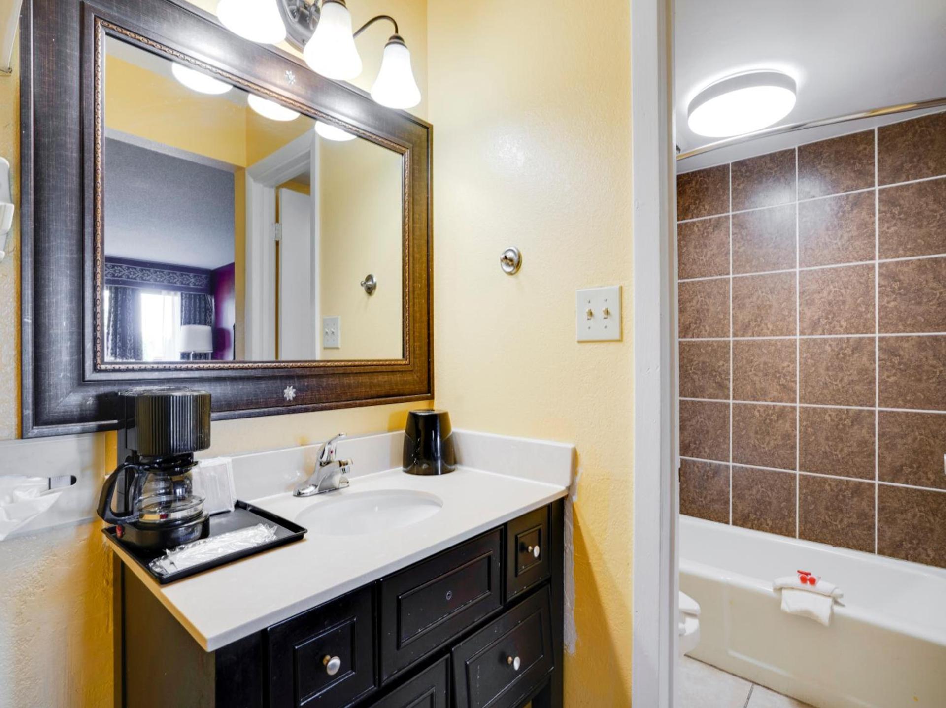 OYO Hotel Wade/Fayetteville I-95 South photo 26