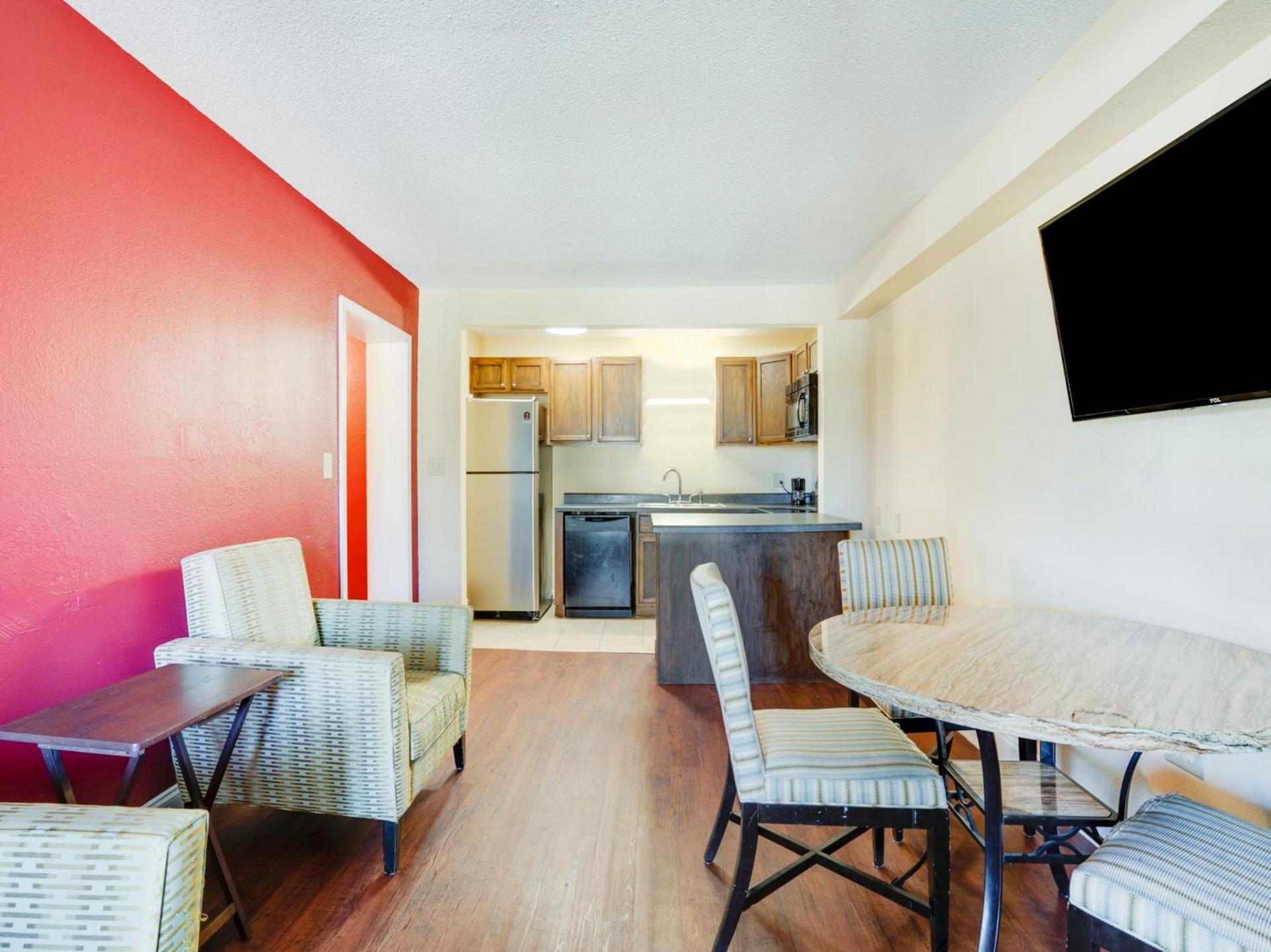 OYO Hotel Wade/Fayetteville I-95 South photo 42