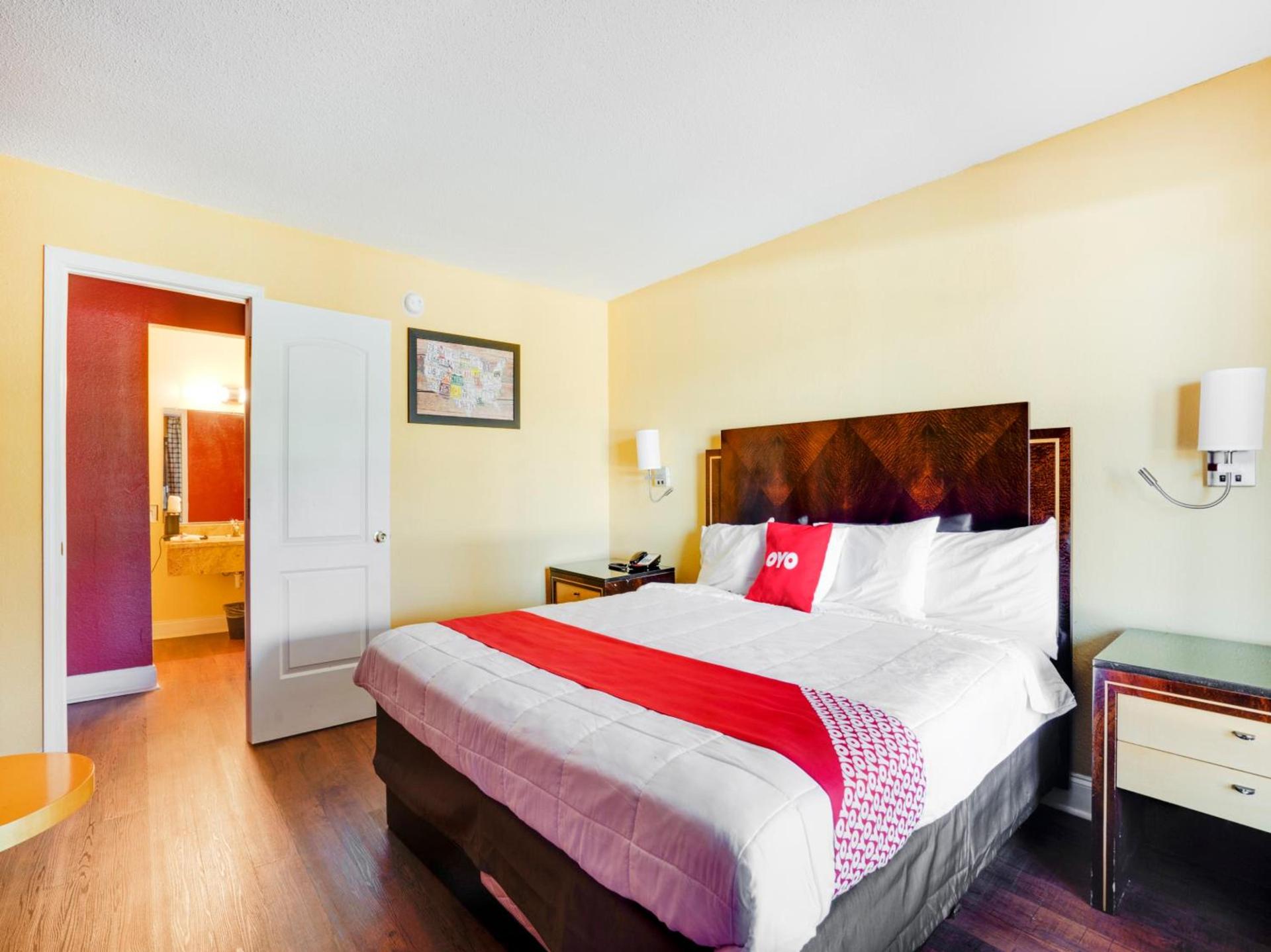 OYO Hotel Wade/Fayetteville I-95 South photo 23