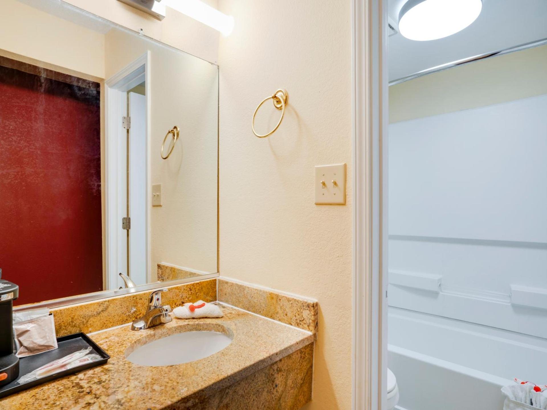 OYO Hotel Wade/Fayetteville I-95 South photo 38