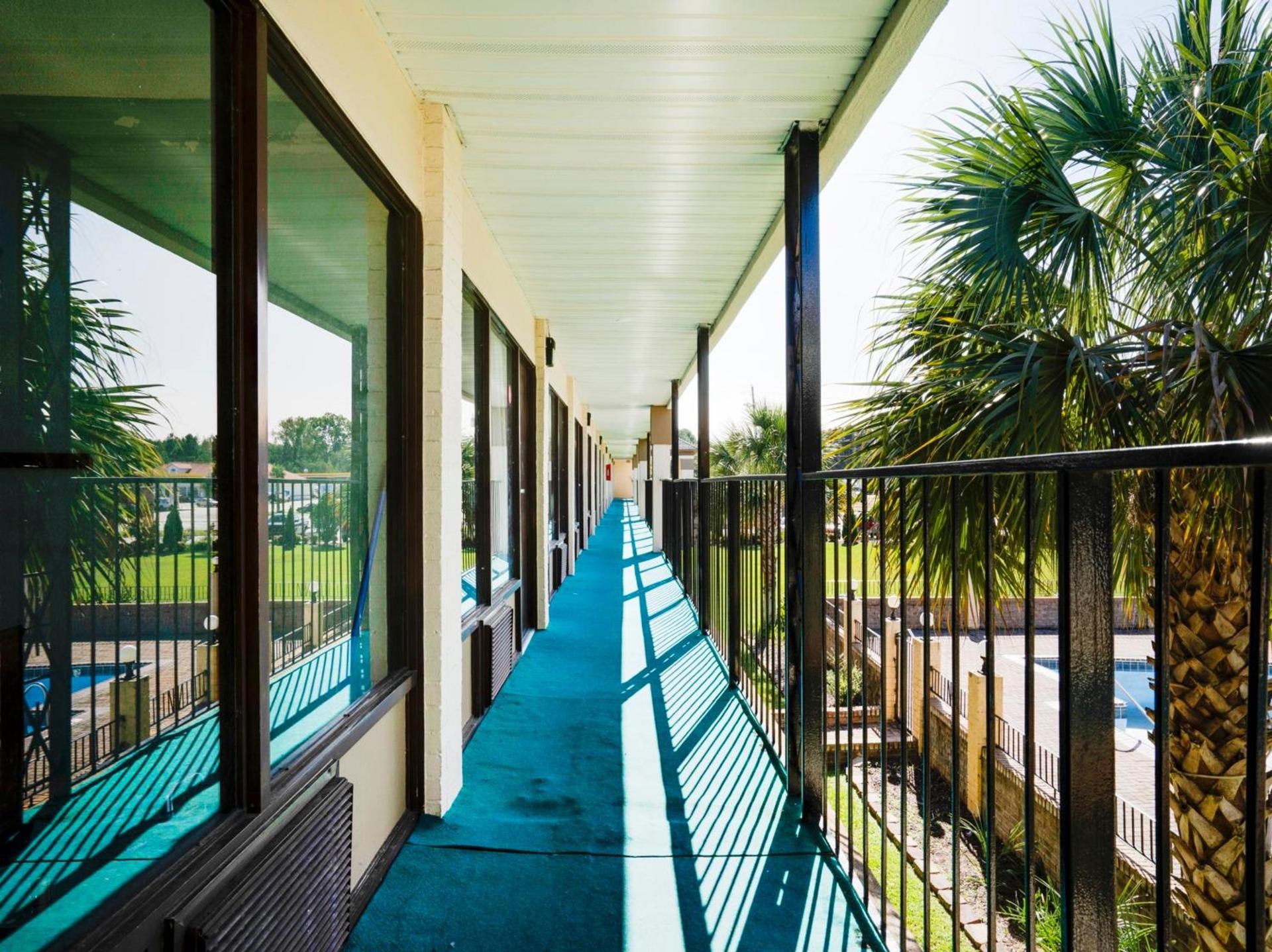 OYO Hotel Wade/Fayetteville I-95 South photo 47