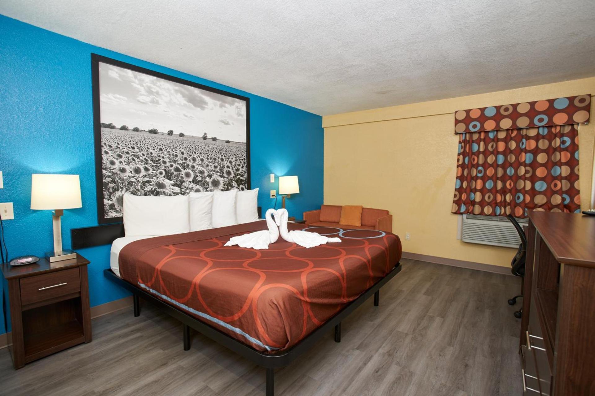 Super 8 by Wyndham Wichita Airport West Kellogg photo 26