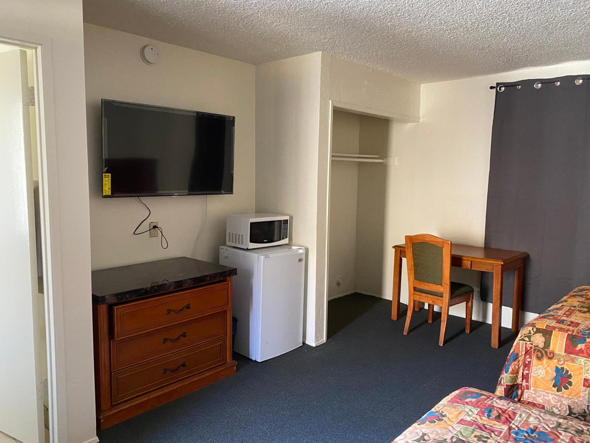 Golden Hills Motel photo 3