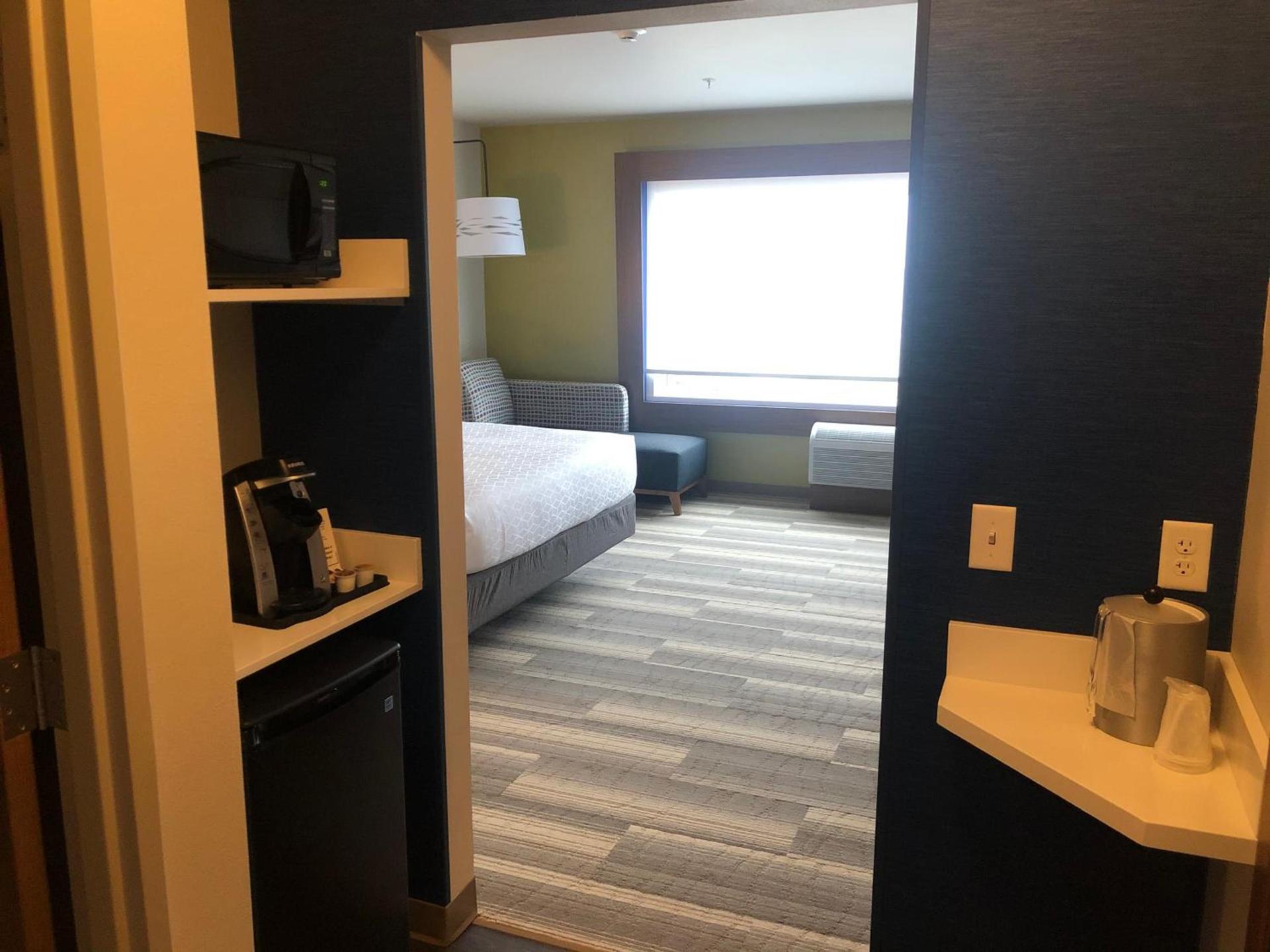 Holiday Inn Express & Suites - Madison West - Middleton by IHG photo 20