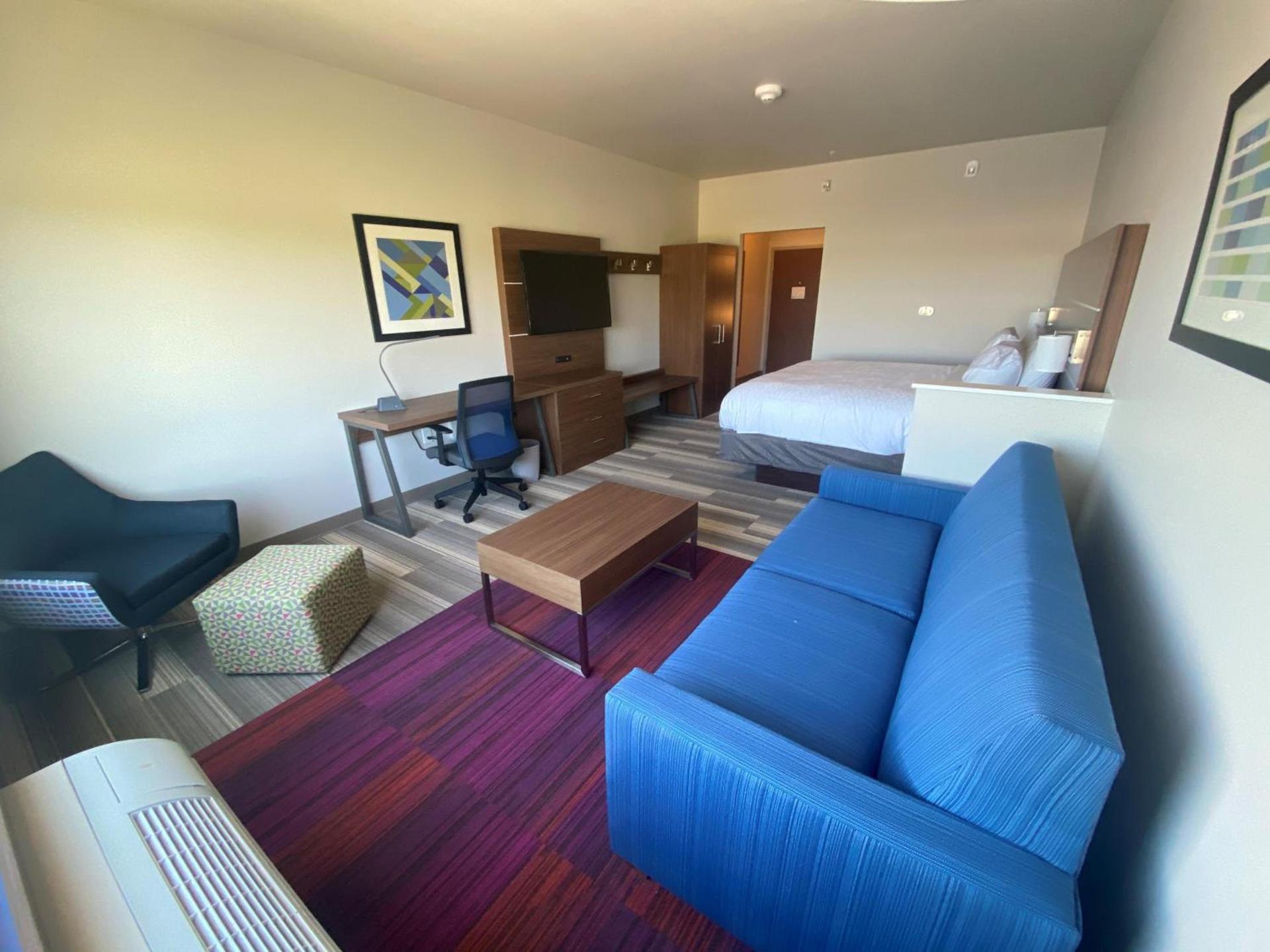 Holiday Inn Express & Suites - Madison West - Middleton by IHG photo 65