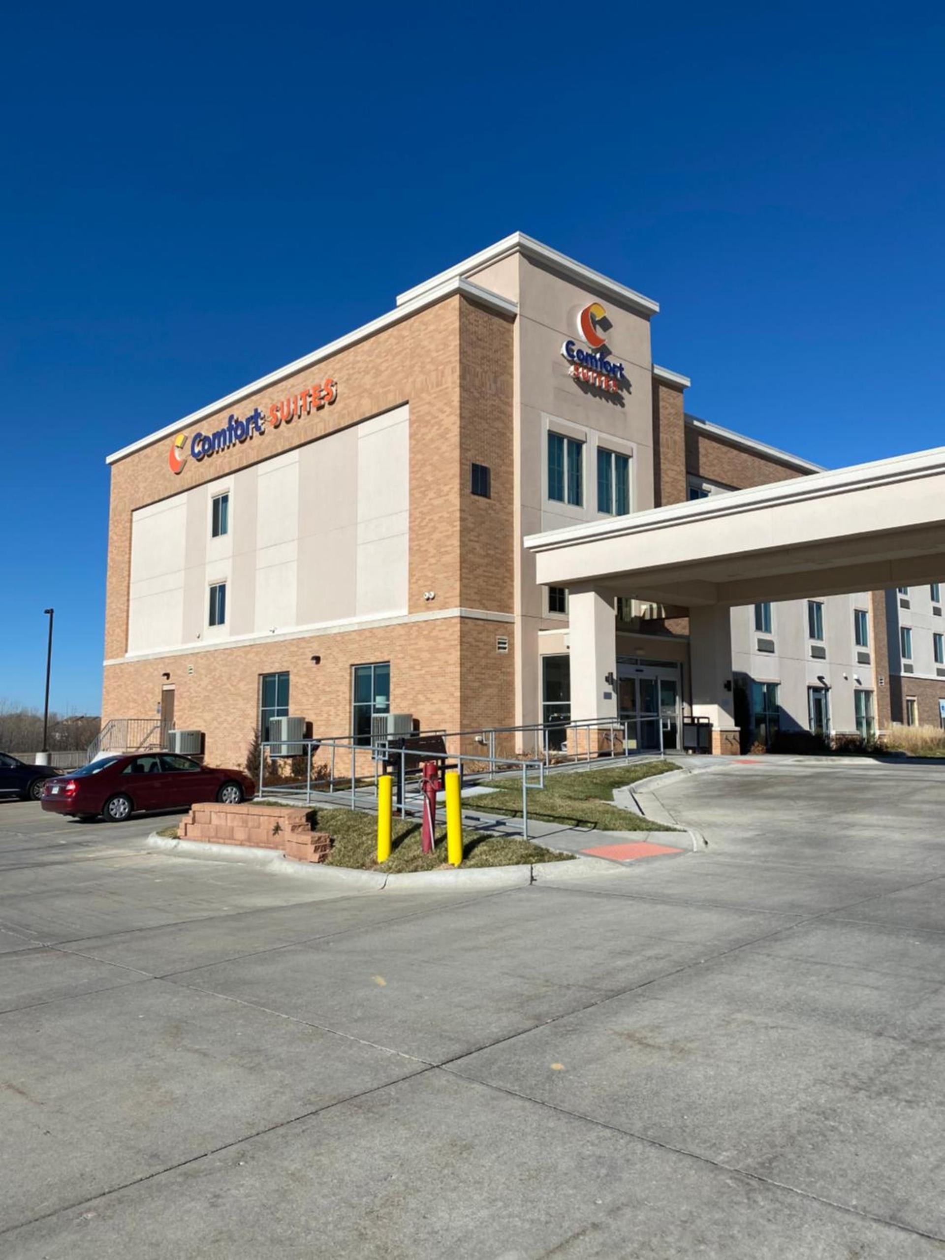 Comfort Suites West Omaha photo 1