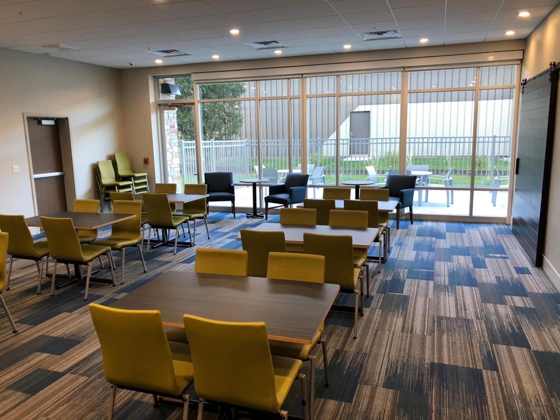 Holiday Inn Express & Suites - Madison West - Middleton by IHG photo 55