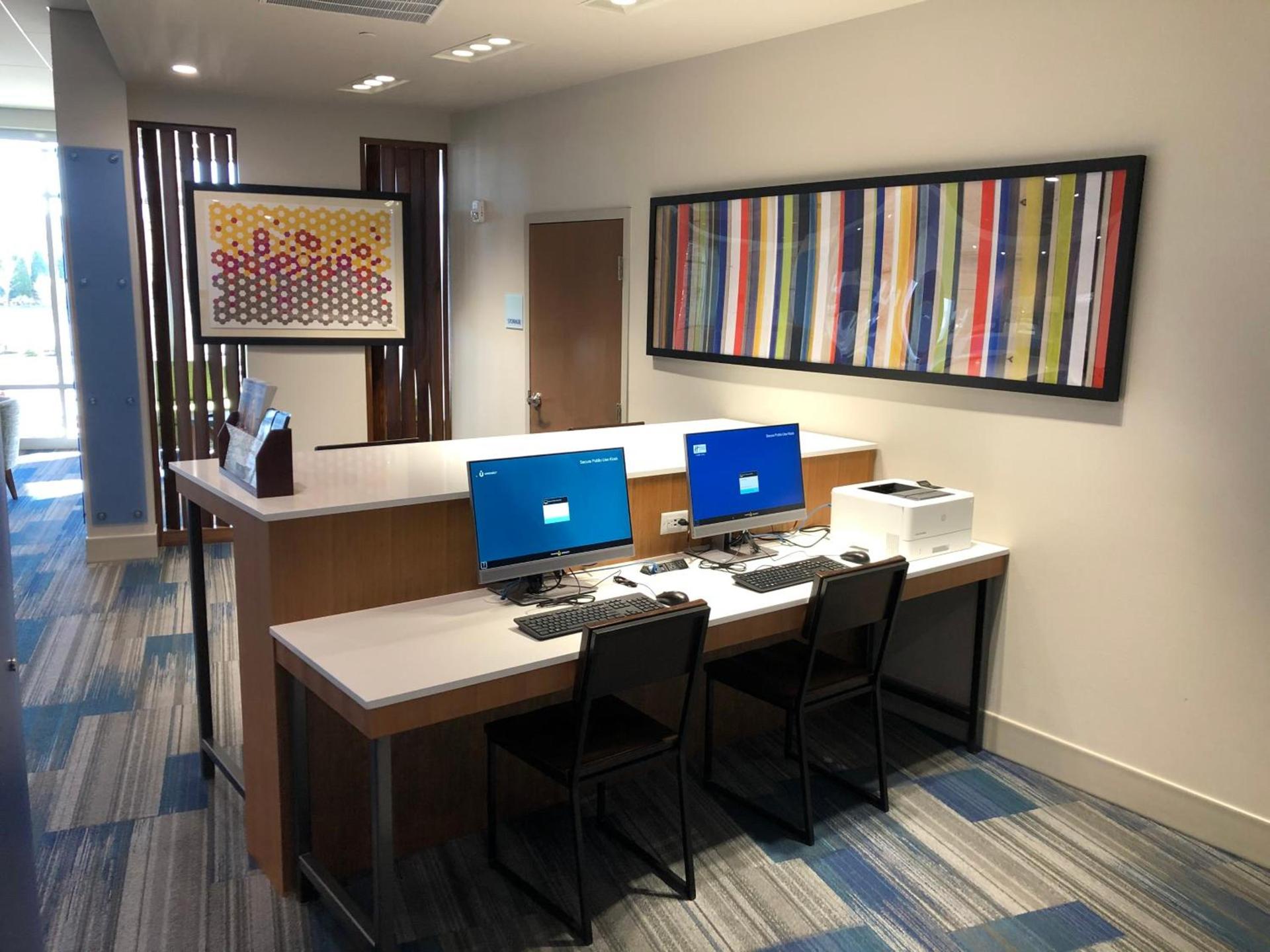Holiday Inn Express & Suites - Madison West - Middleton by IHG photo 47