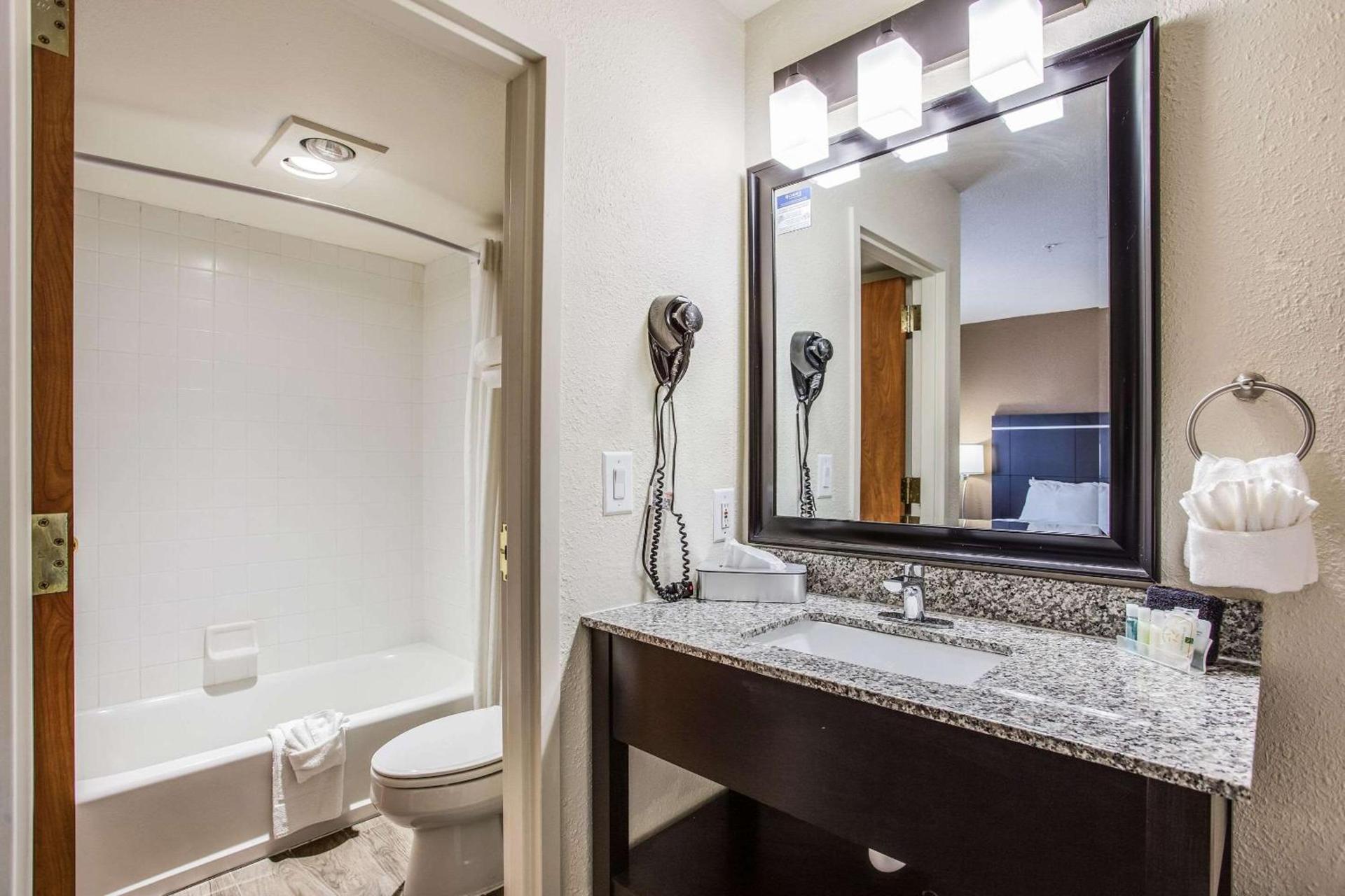 Quality Inn & Suites Meridian - West Boise photo 18