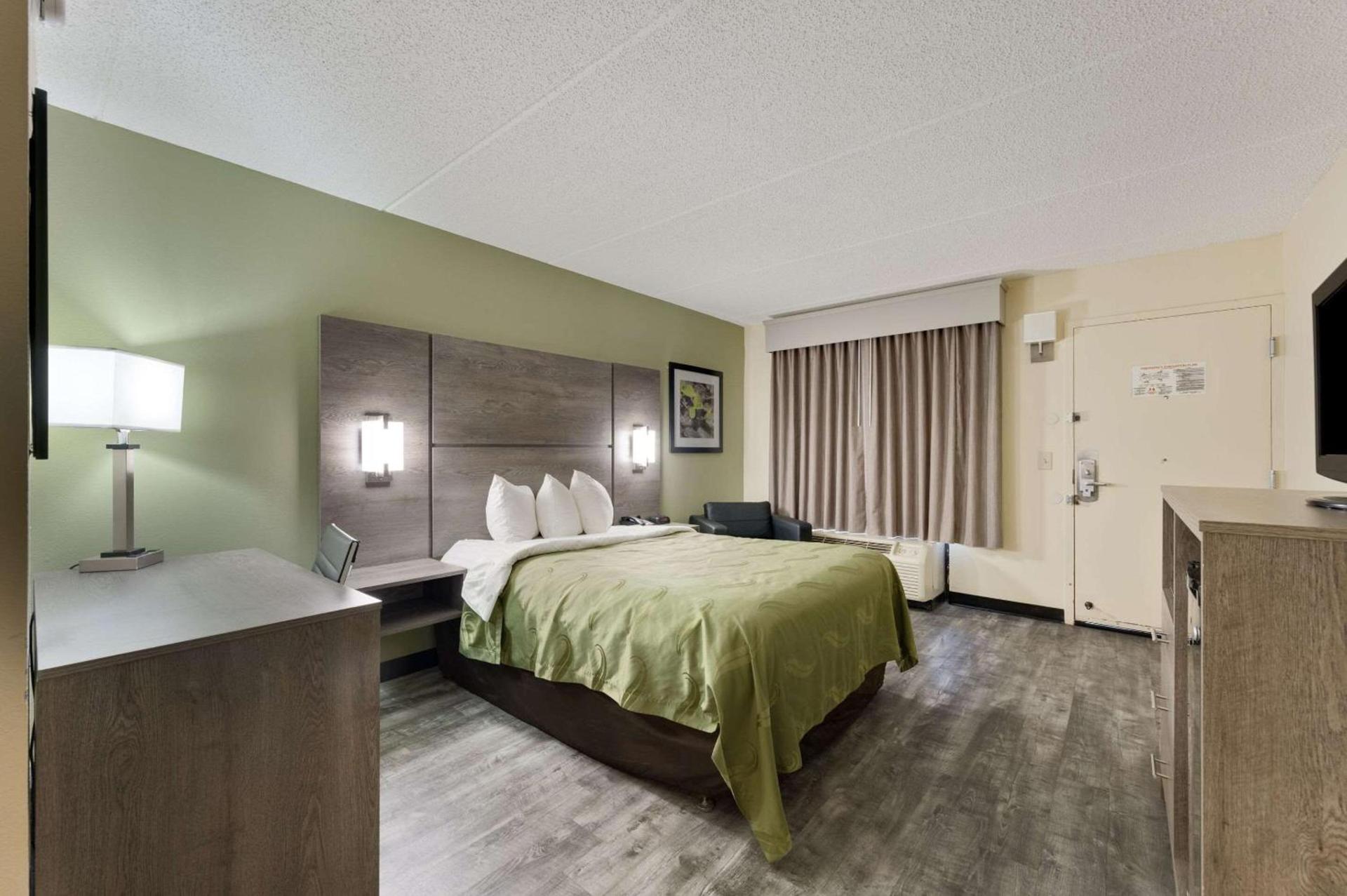 Quality Inn Airport - Southeast photo 6