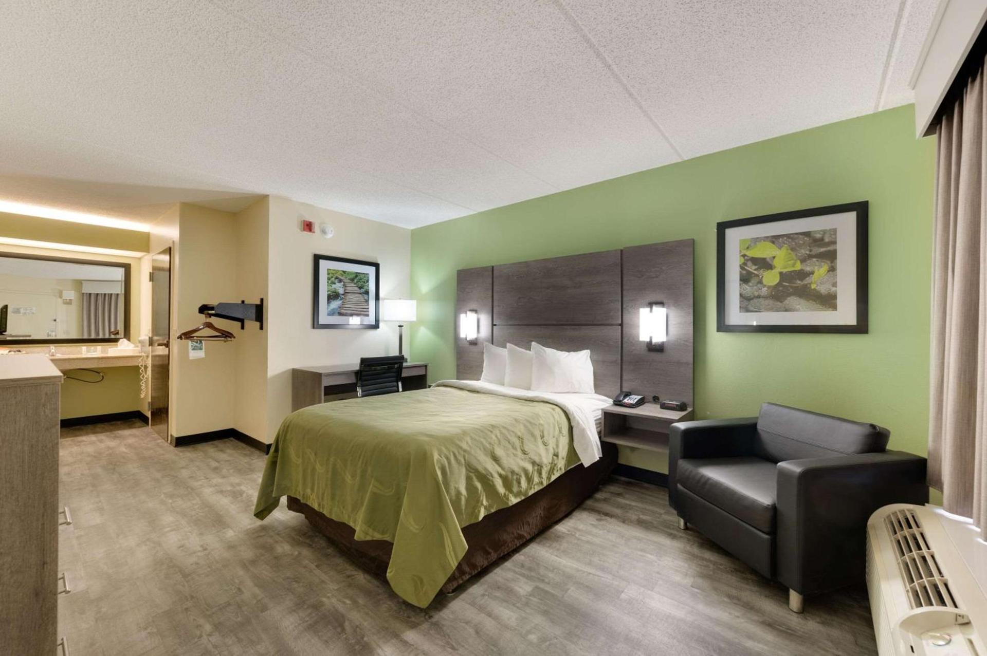 Quality Inn Airport - Southeast photo 5