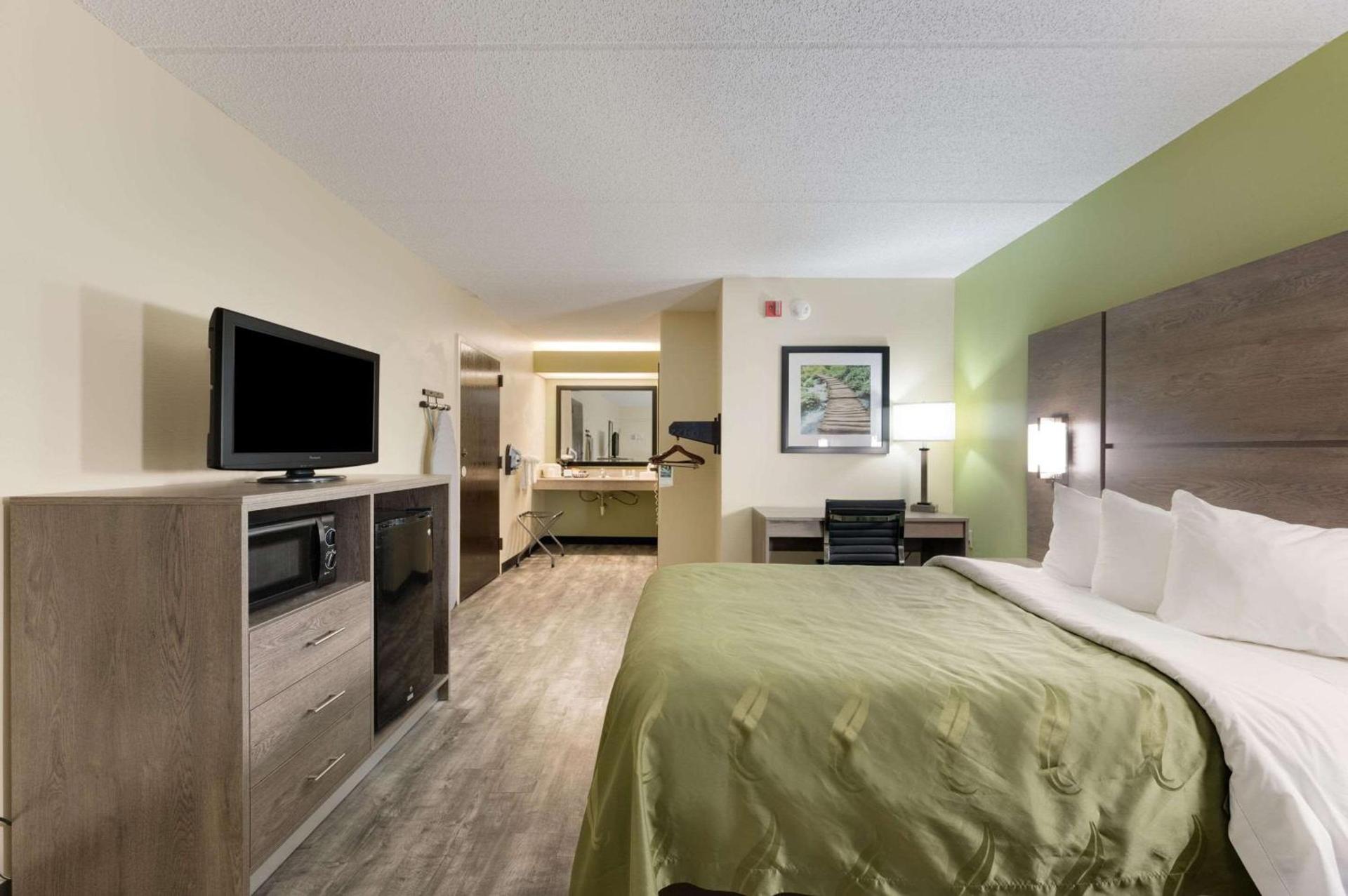Quality Inn Airport - Southeast photo 3