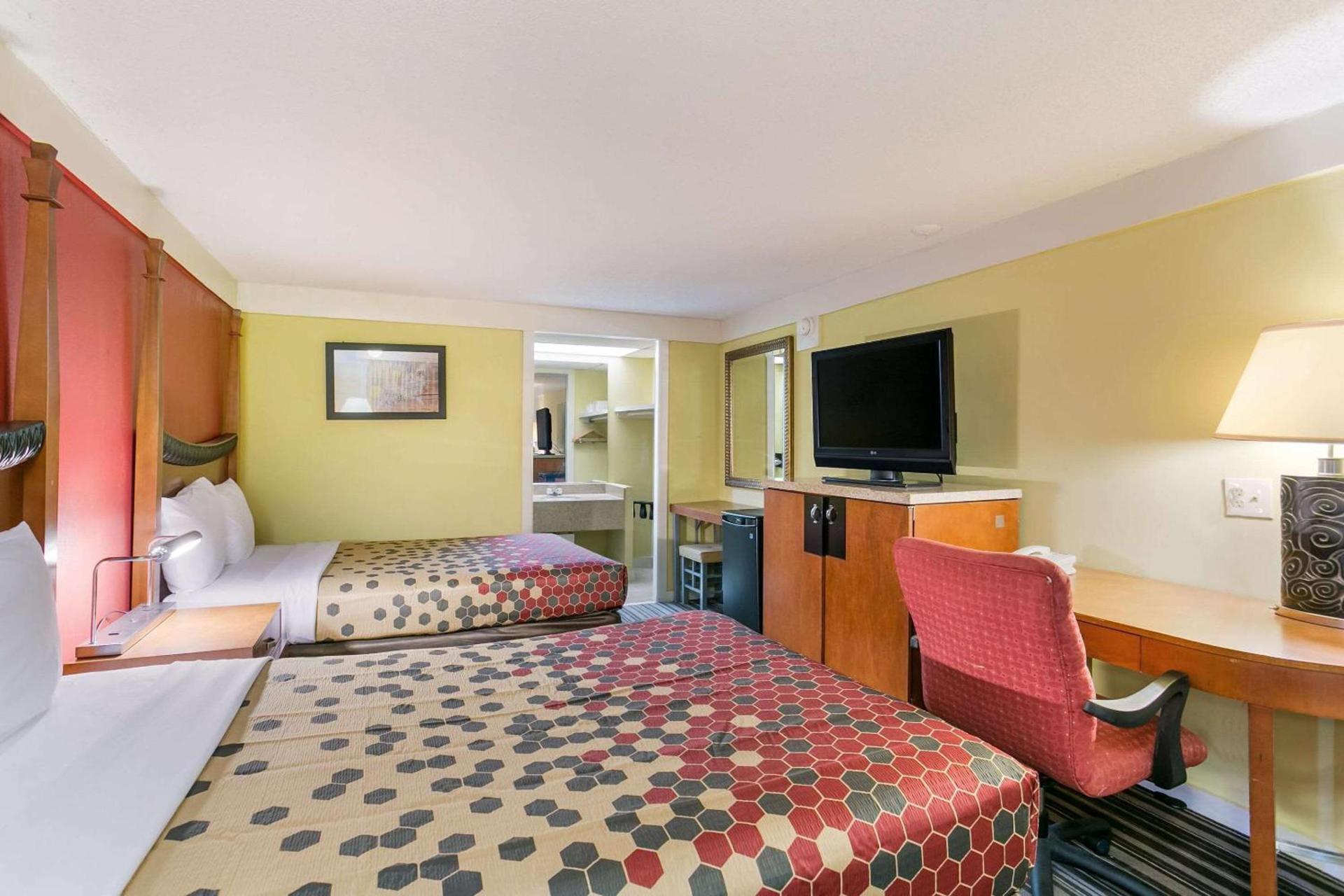 Econo Lodge Frederick I-70 photo 9